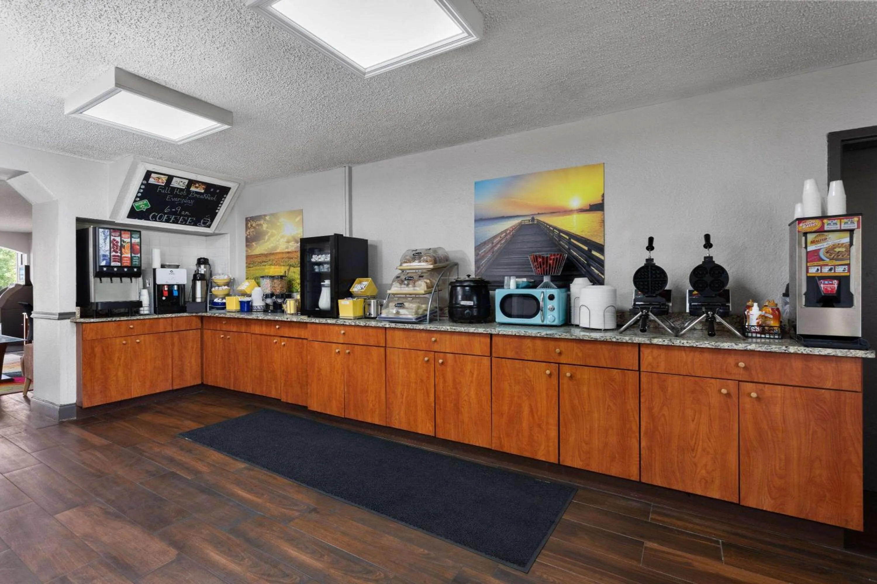 Breakfast in Days Inn by Wyndham Wildwood I-75