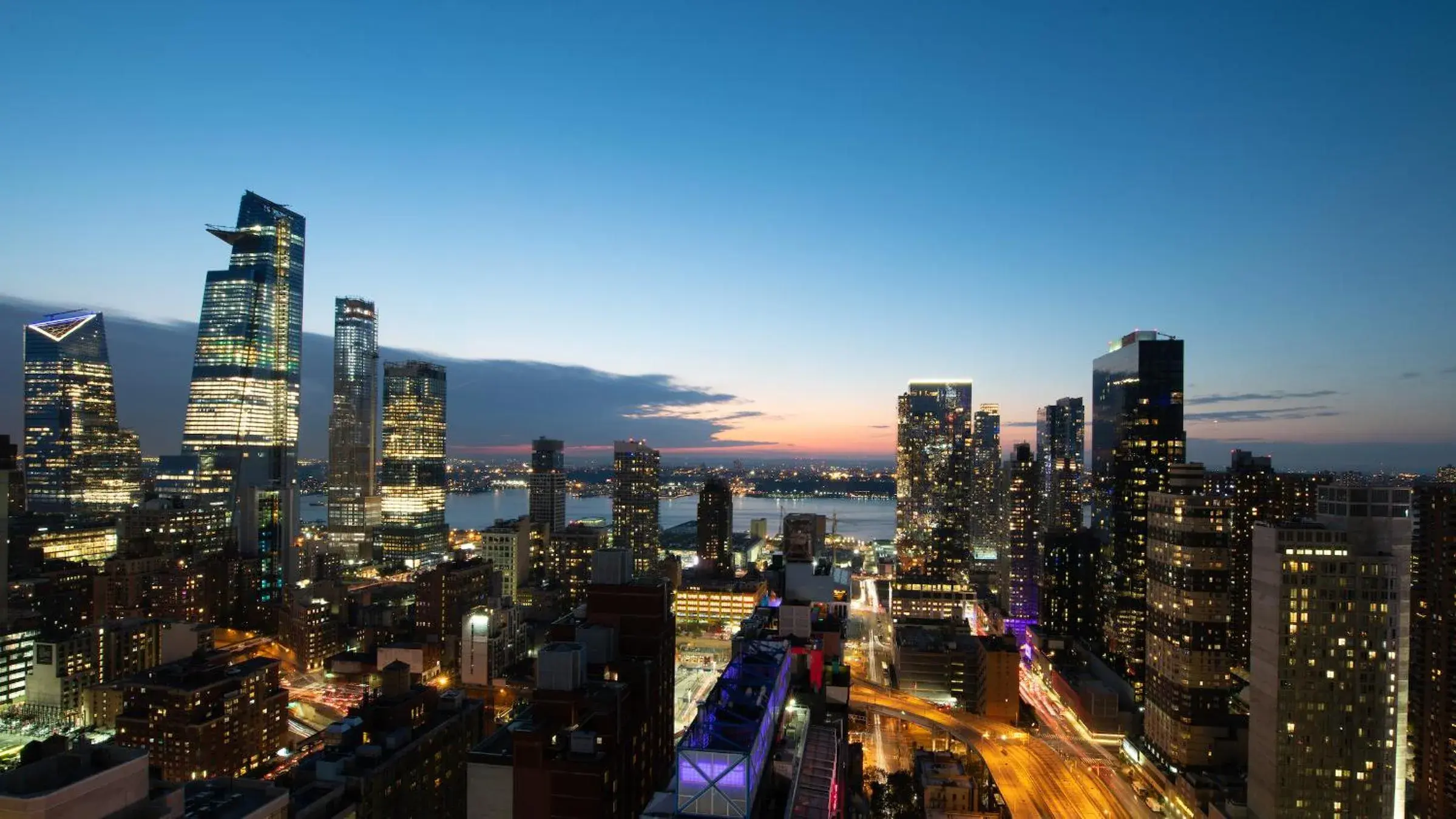 City view in Aliz Hotel Times Square City view in Aliz Hotel Times Square