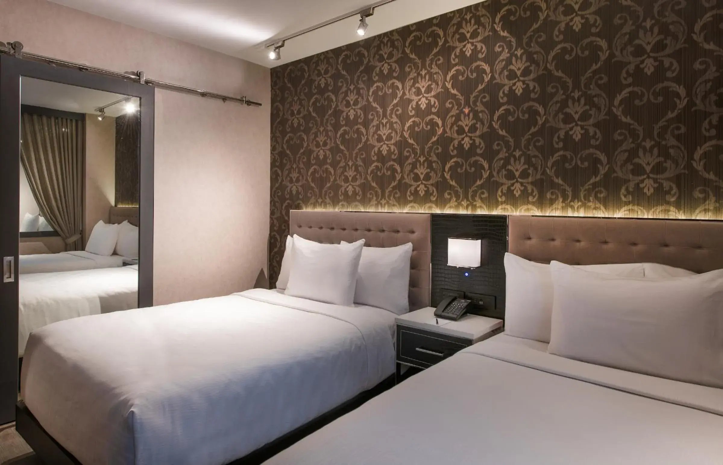 Photo of the whole room, Bed in Aliz Hotel Times Square Photo of the whole room, Bed in Aliz Hotel Times Square