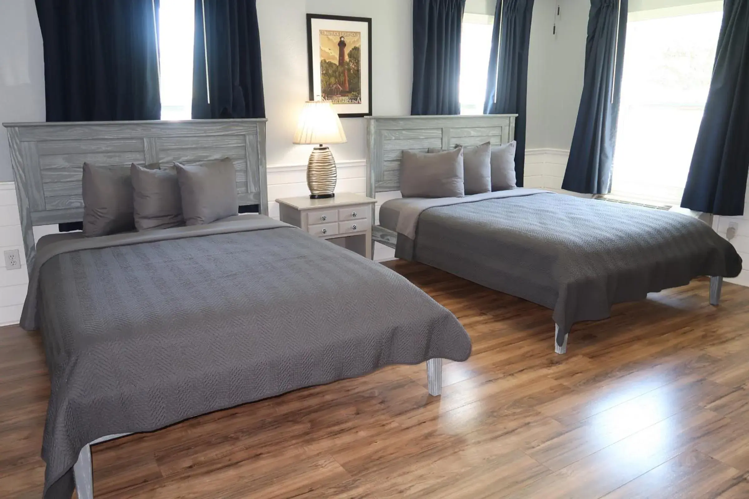 2 Queens Pet Friendly in The Inn at Corolla 2 Queens Pet Friendly in The Inn at Corolla