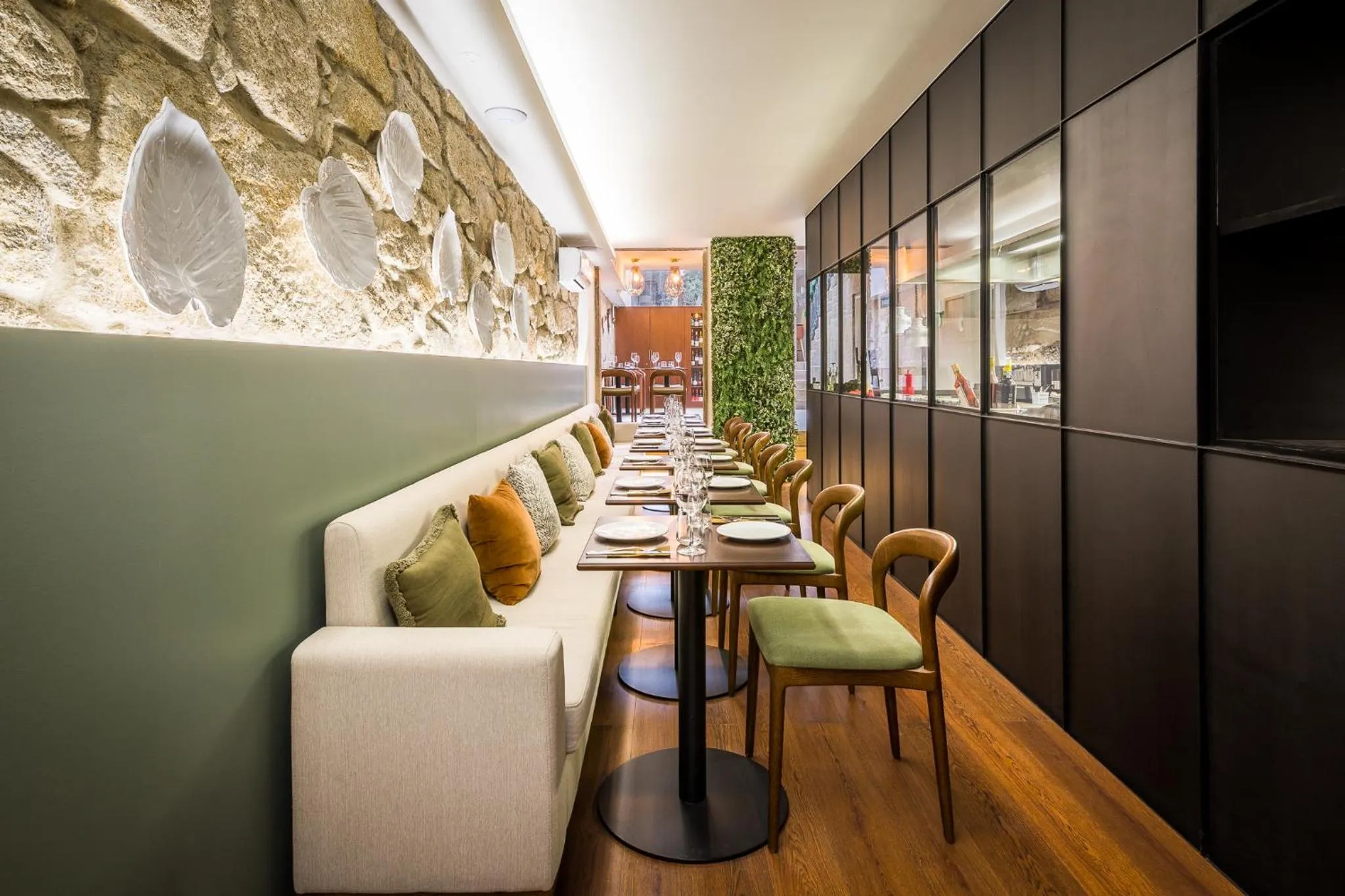 Restaurant/places to eat in Gallery Hostel