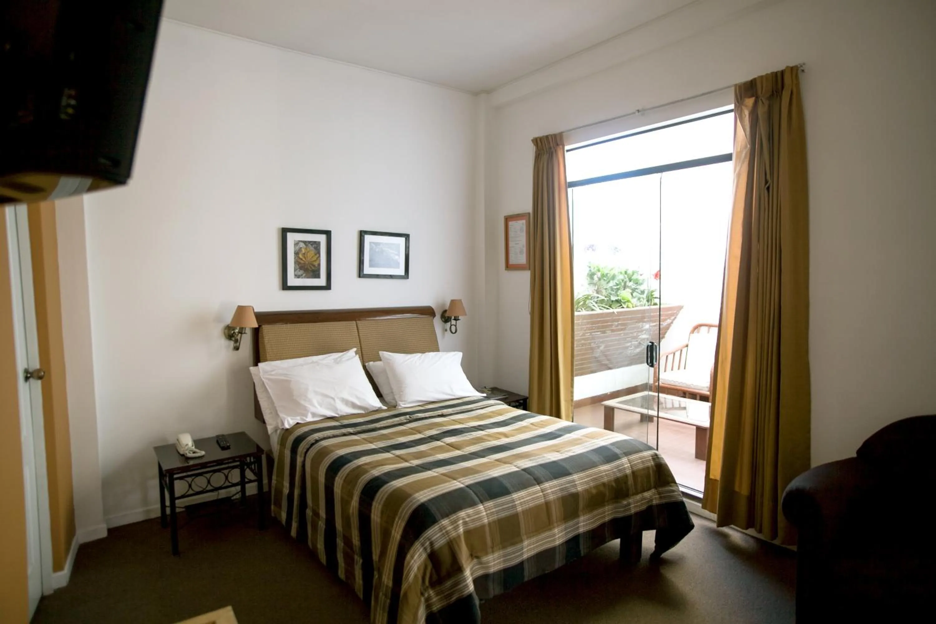 Double Room with Terrace - single occupancy in Hostal Solar