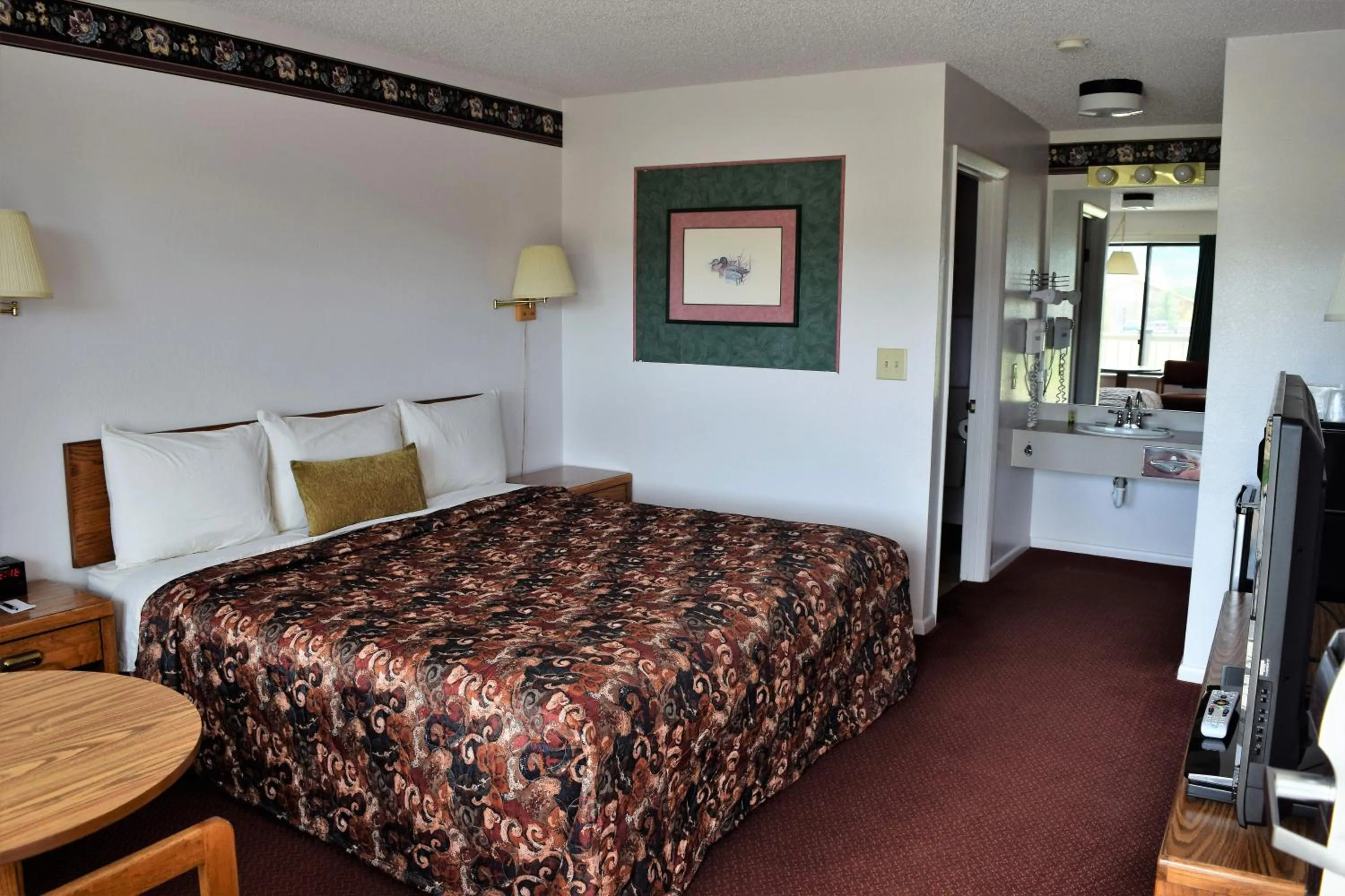 Bed in Littletree Inn