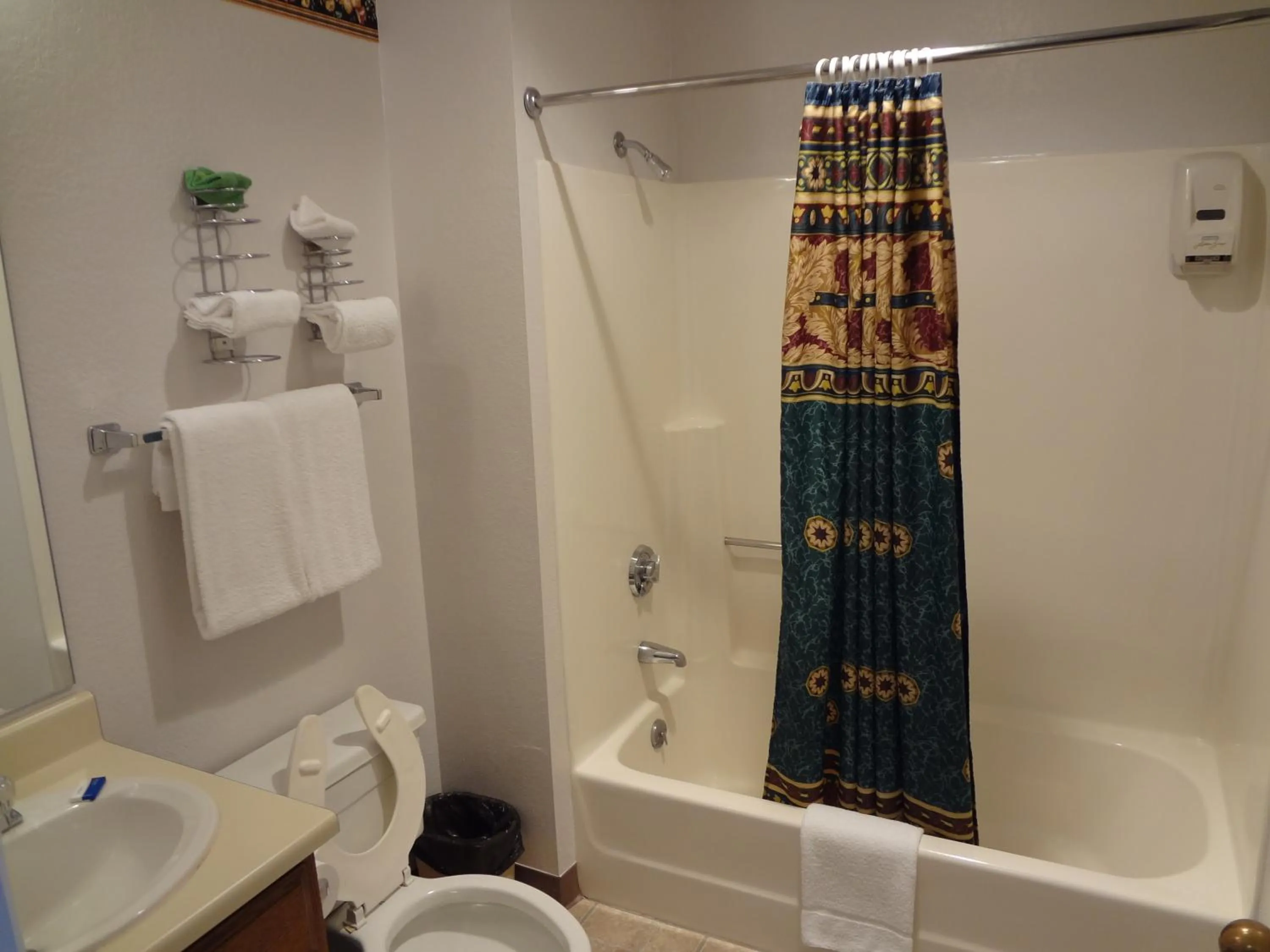 Shower in Littletree Inn