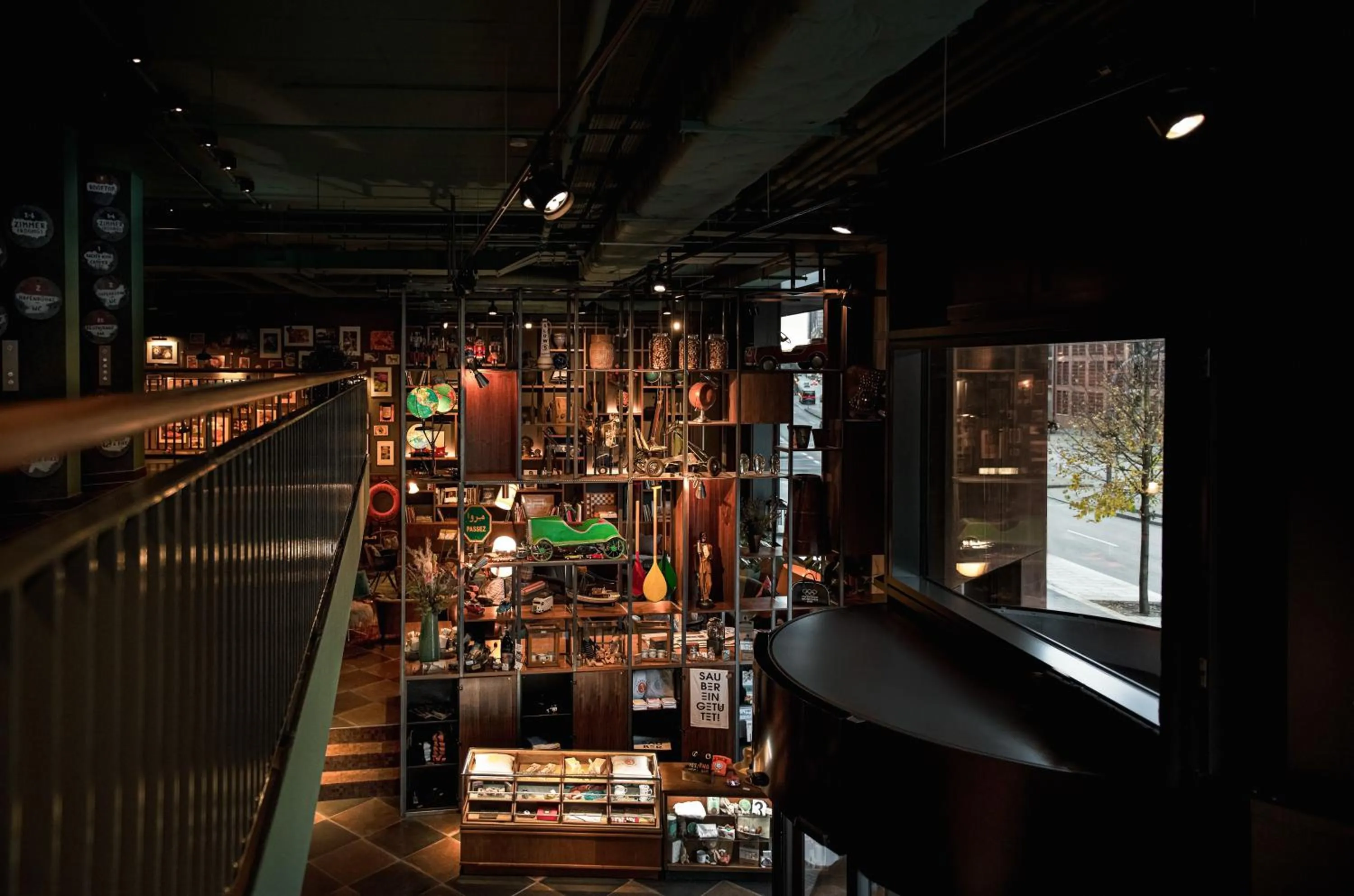On-site shops in PIERDREI Hotel HafenCity Hamburg