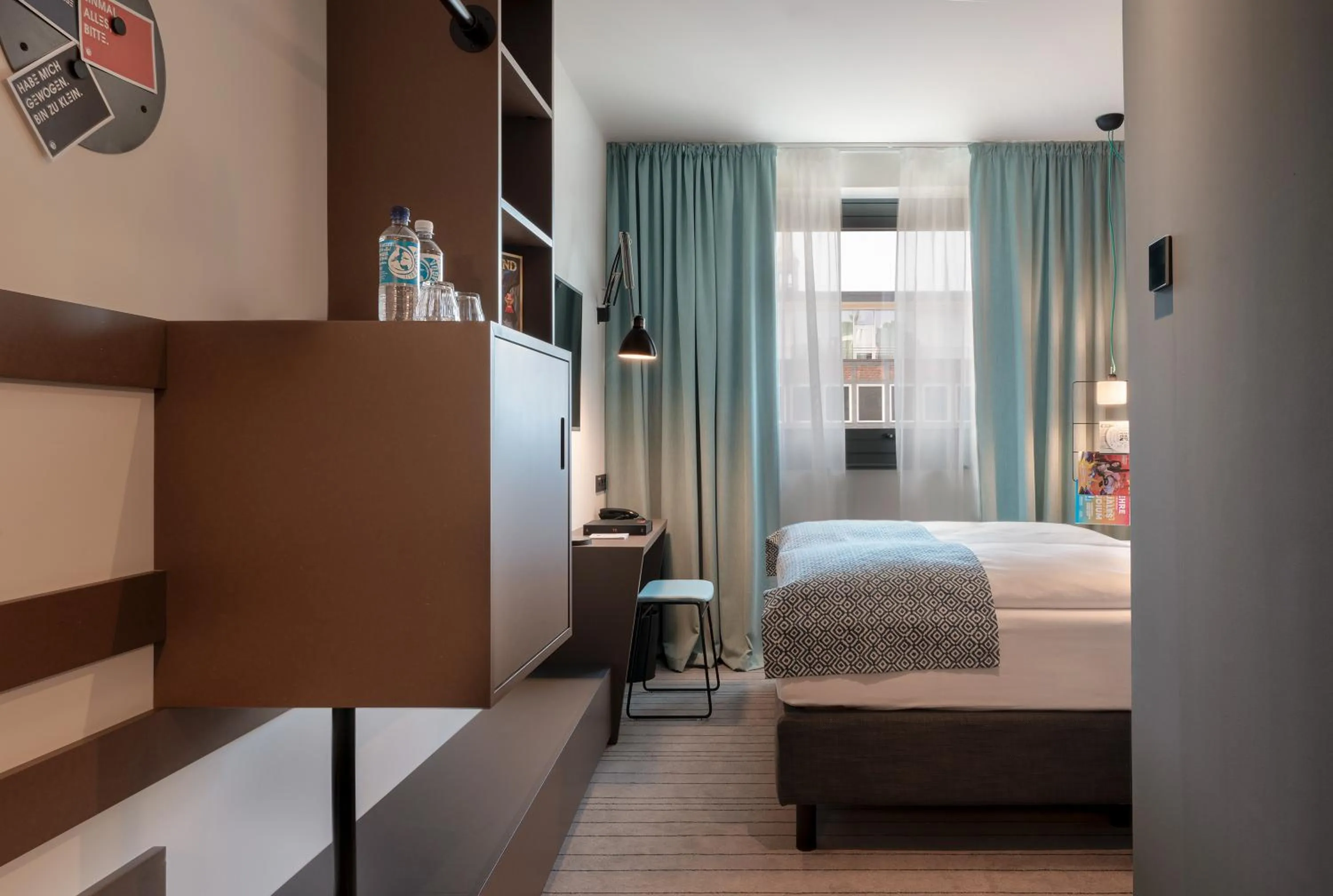 Bed in PIERDREI Hotel HafenCity Hamburg