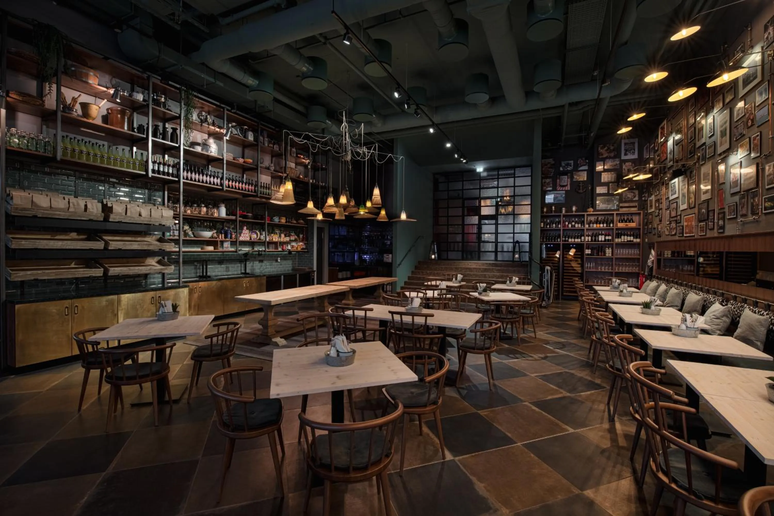 Restaurant/places to eat in PIERDREI Hotel HafenCity Hamburg