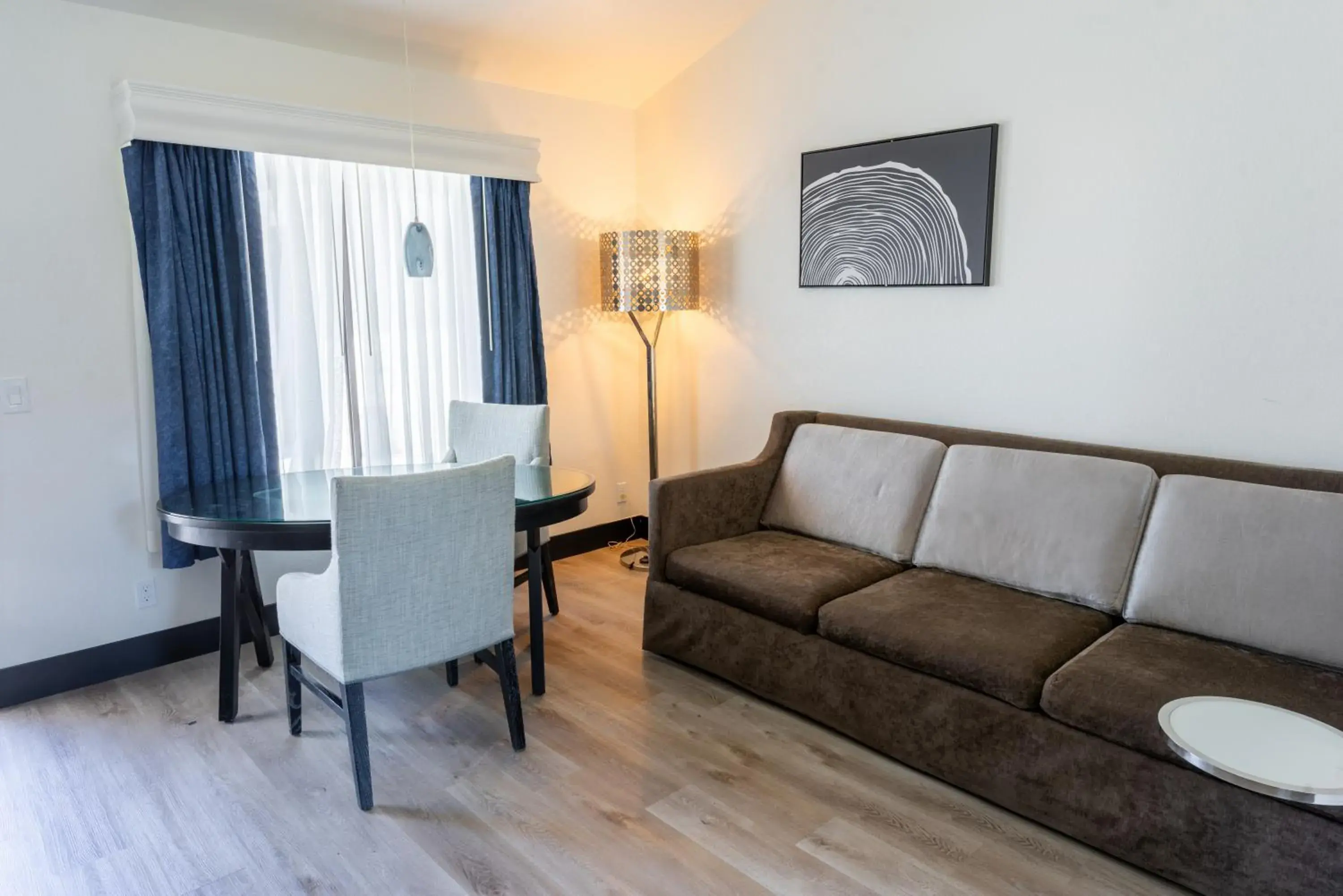 Living room in Sands Inn & Suites Living room in Sands Inn & Suites