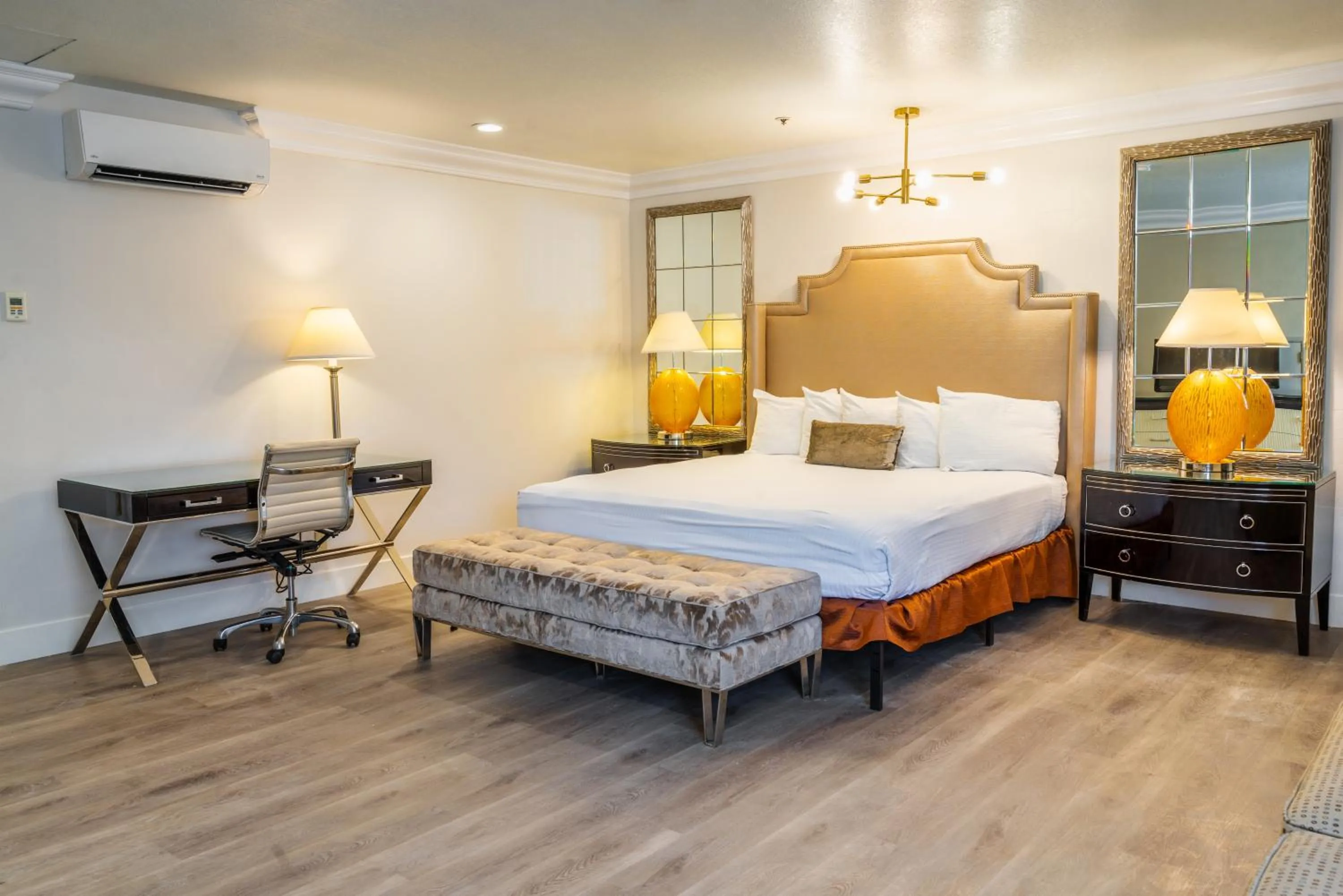 Photo of the whole room, Bed in Sands Inn & Suites