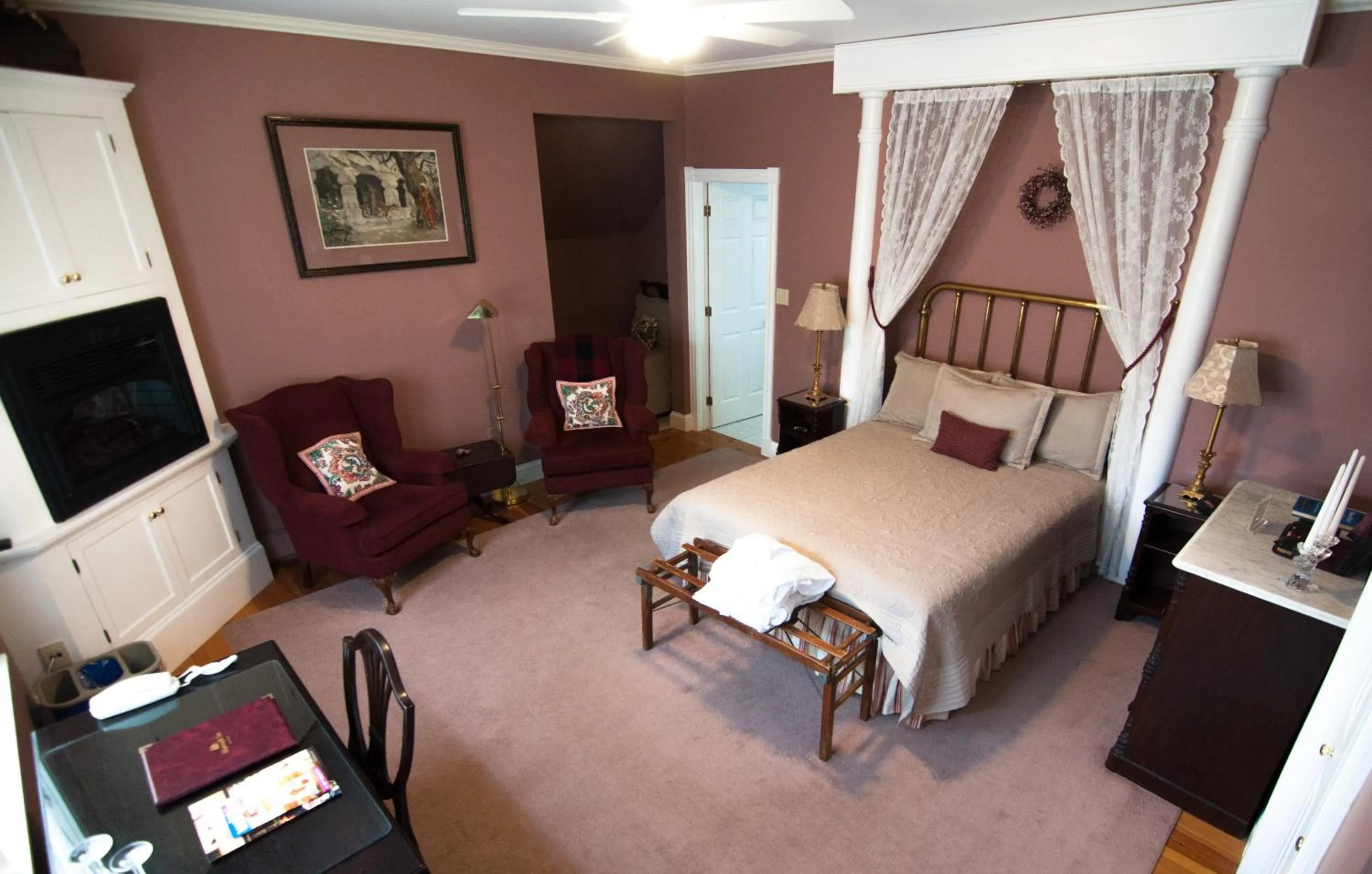 Queen and Twin Room - Ground Floor in Shipwright Inn