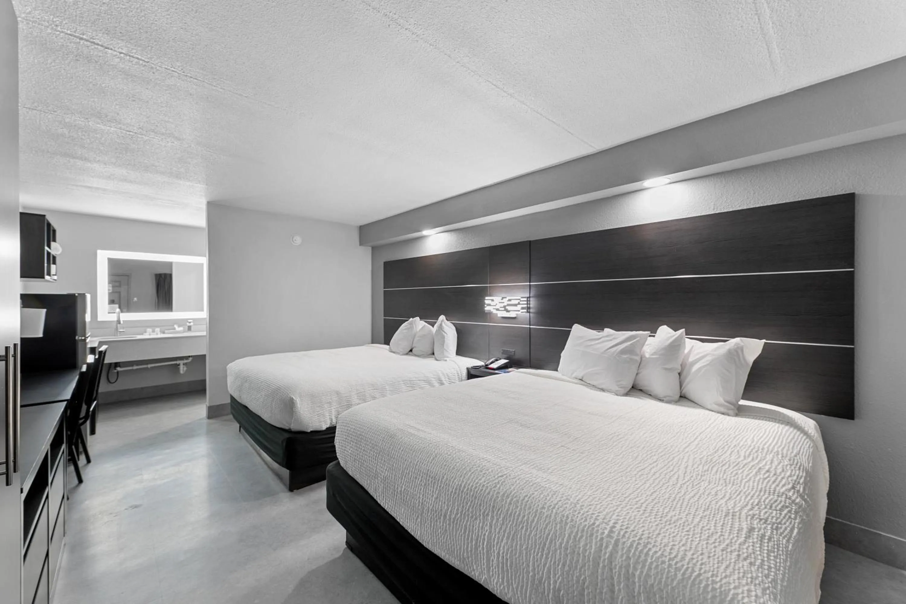 Photo of the whole room, Bed in Baymont by Wyndham San Antonio Near Lackland AFB