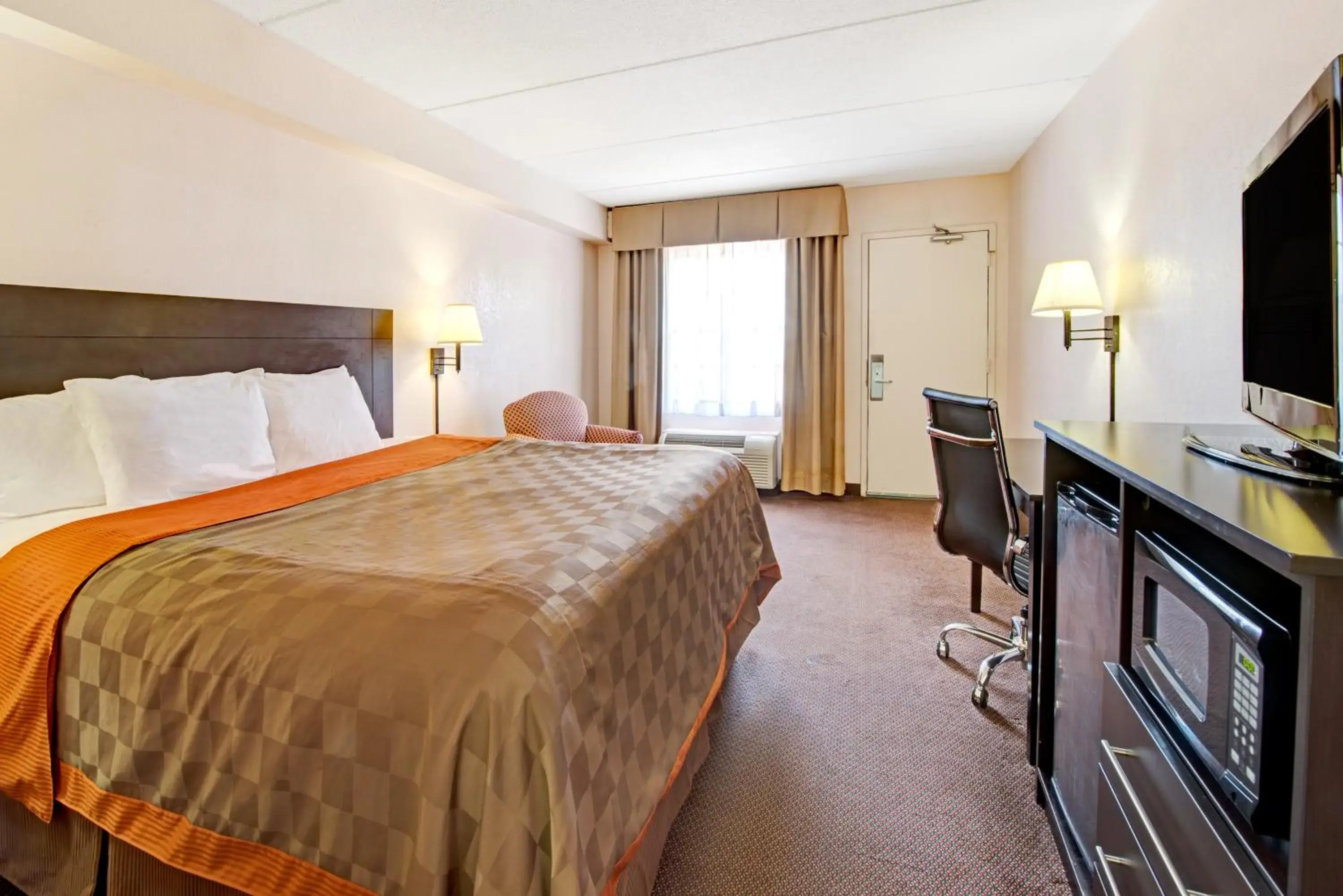 King Room - Non-Smoking in Baymont by Wyndham San Antonio Near Lackland AFB King Room - Non-Smoking in Baymont by Wyndham San Antonio Near Lackland AFB