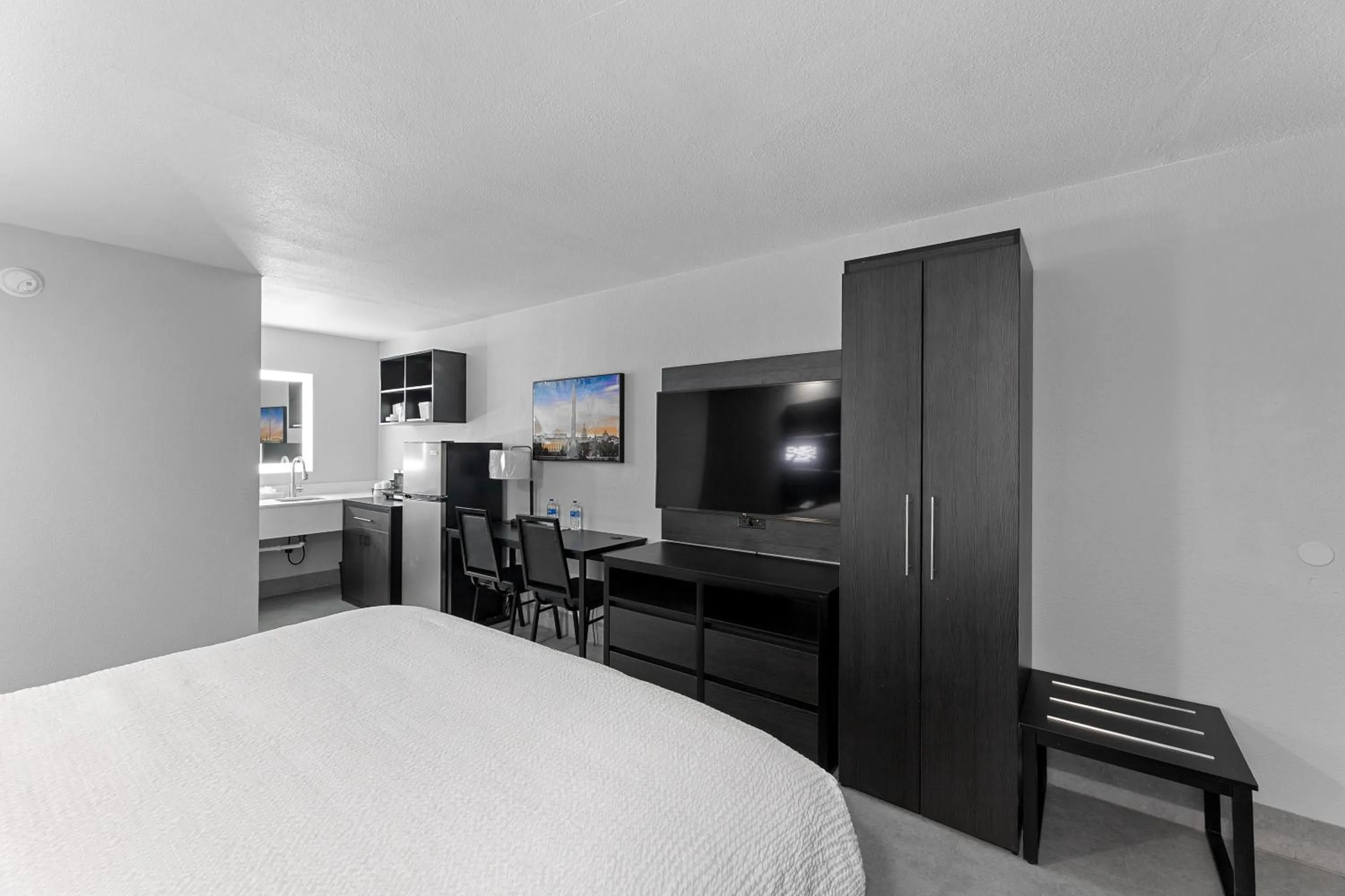 Photo of the whole room, Bed in Baymont by Wyndham San Antonio Near Lackland AFB