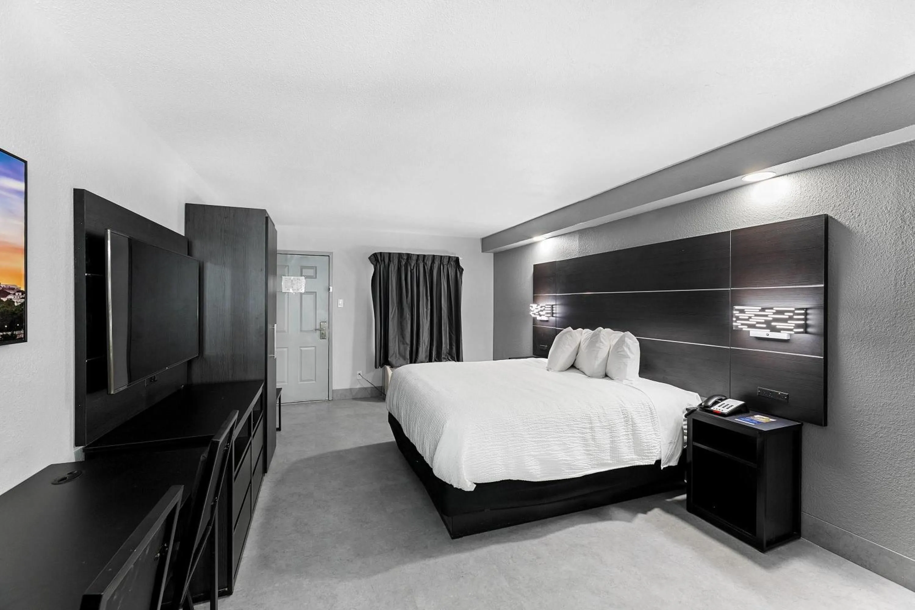 Photo of the whole room, Bed in Baymont by Wyndham San Antonio Near Lackland AFB