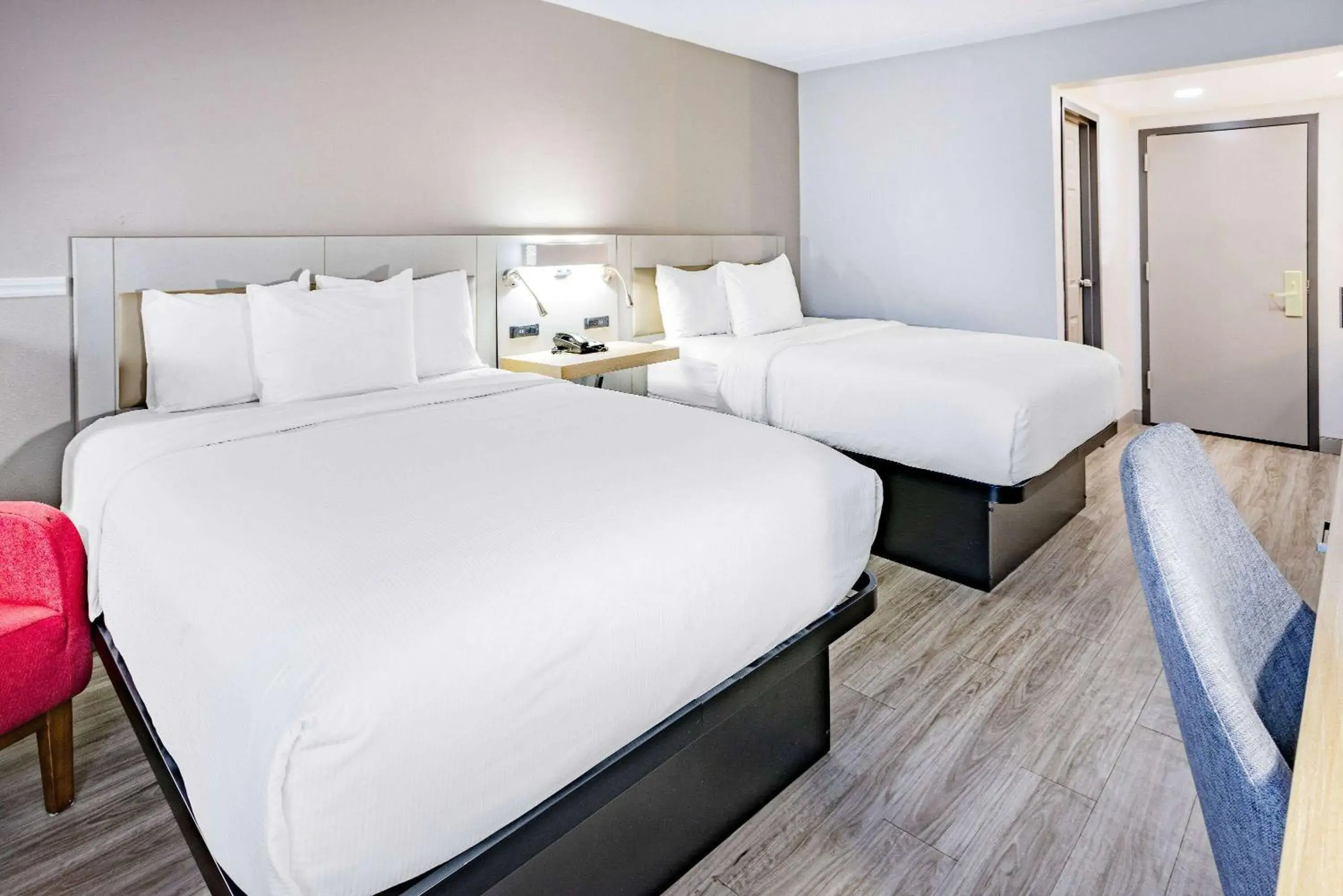 Photo of the whole room, Bed in Wingate by Wyndham Fishkill Photo of the whole room, Bed in Wingate by Wyndham Fishkill