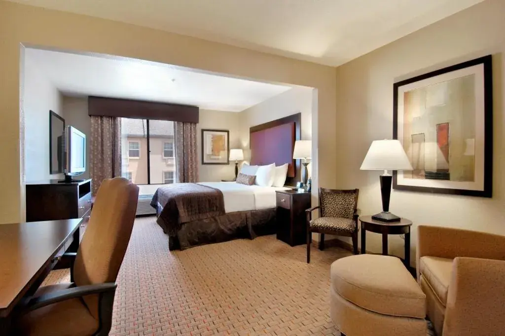 Photo of the whole room, Bed in Wingate by Wyndham Yuma Photo of the whole room, Bed in Wingate by Wyndham Yuma