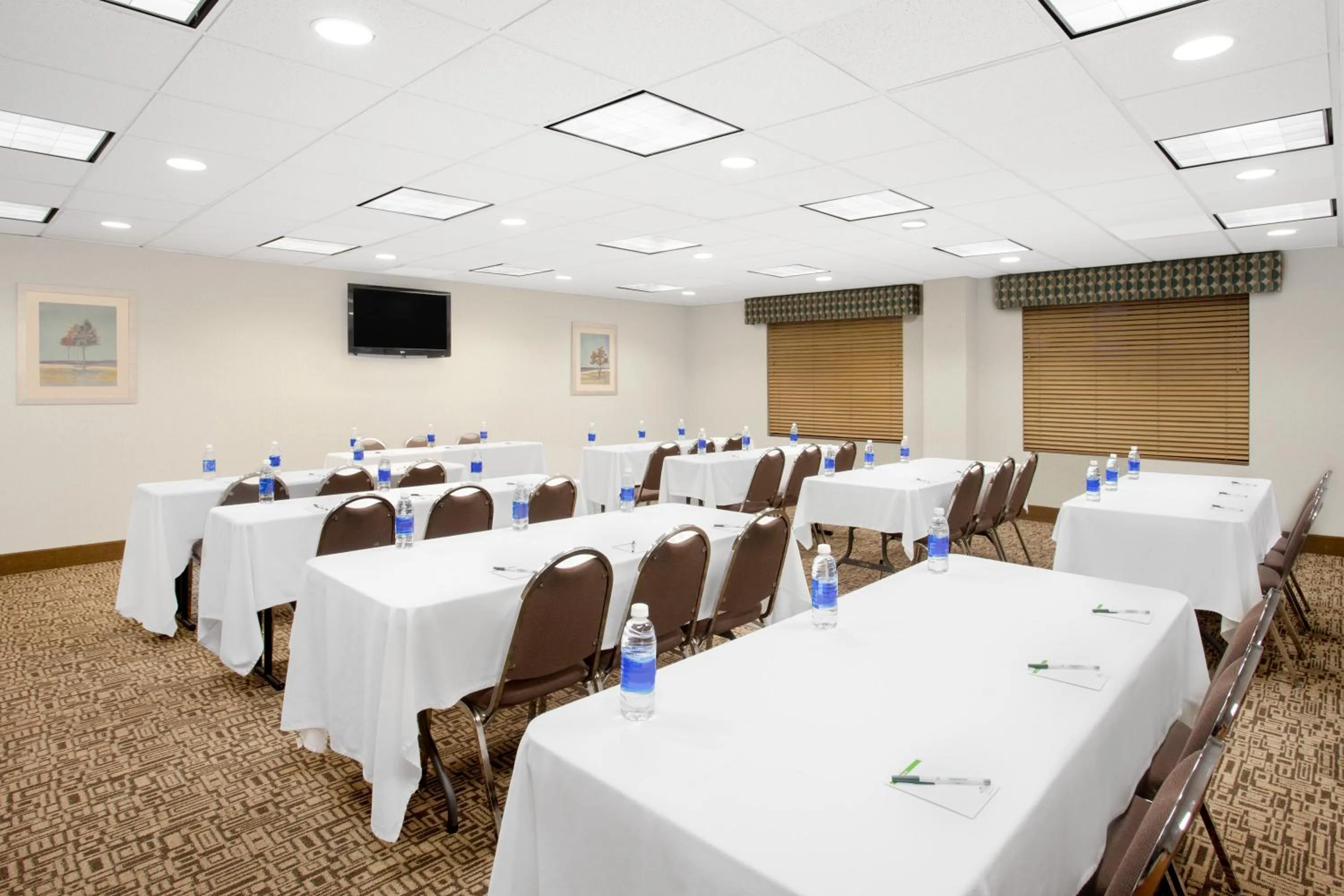 TV and multimedia in Wingate by Wyndham Yuma