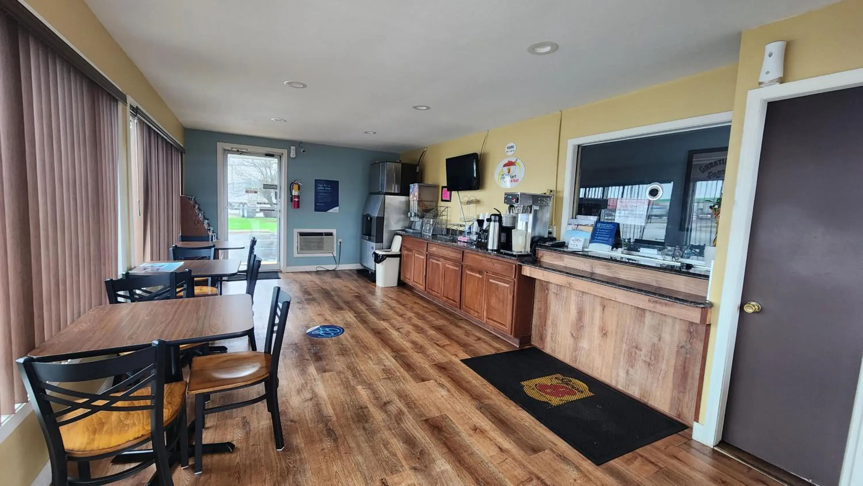 Breakfast in Super 8 by Wyndham Centerville-Richmond Breakfast in Super 8 by Wyndham Centerville-Richmond