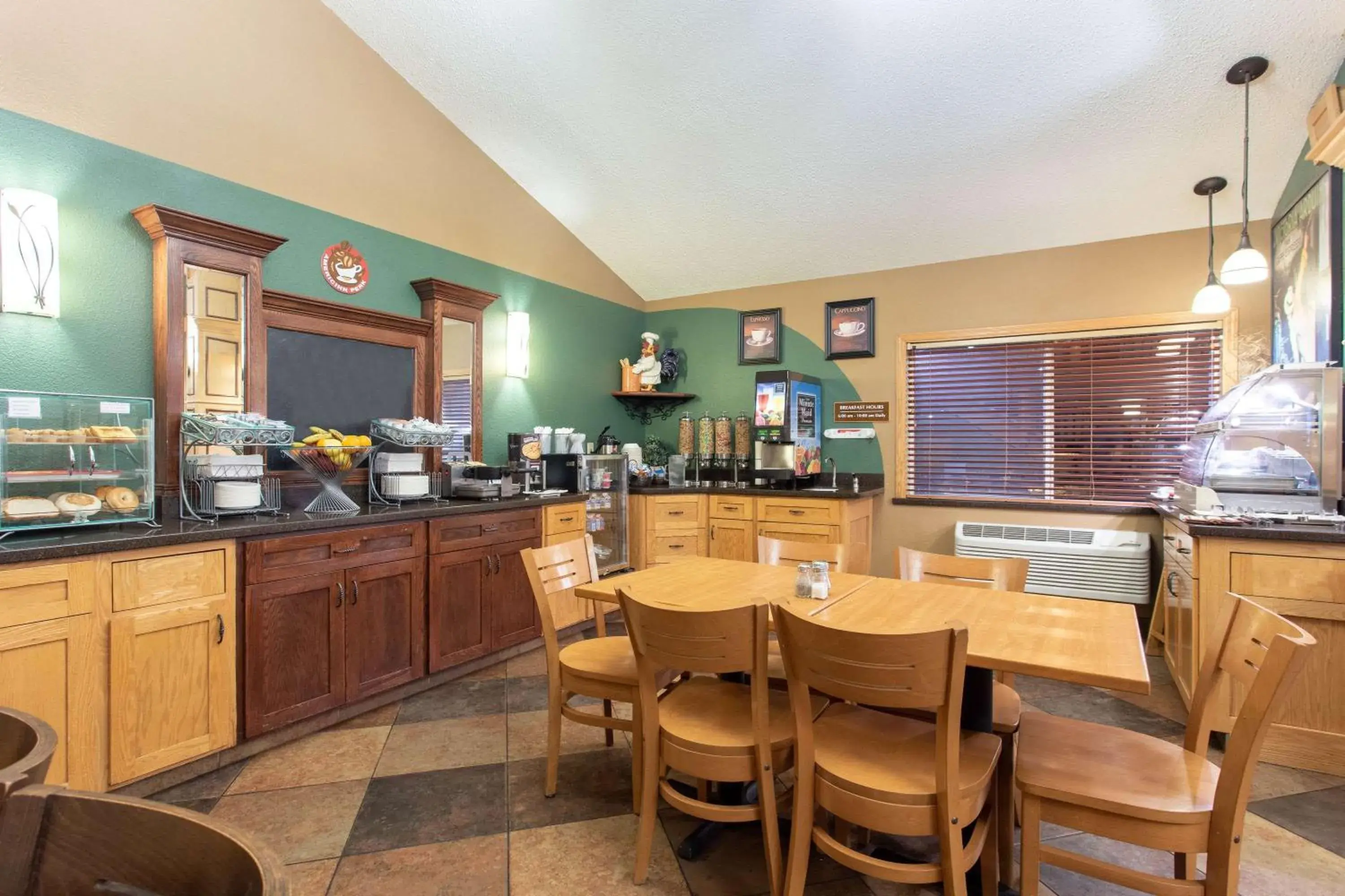 Restaurant/places to eat in AmericInn by Wyndham Sheboygan Restaurant/places to eat in AmericInn by Wyndham Sheboygan