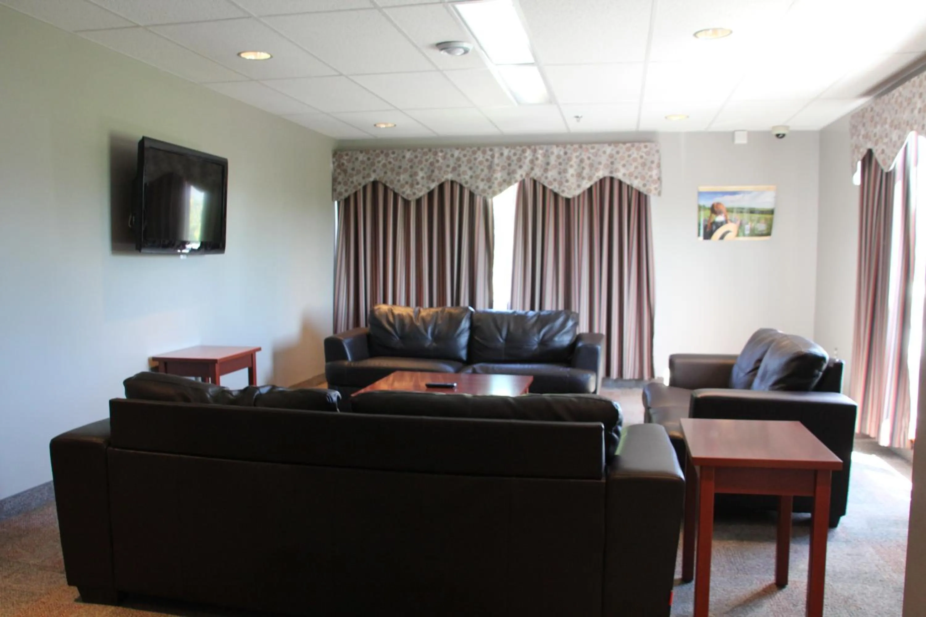 Communal lounge/ TV room in Glendenning Hall at Holland College