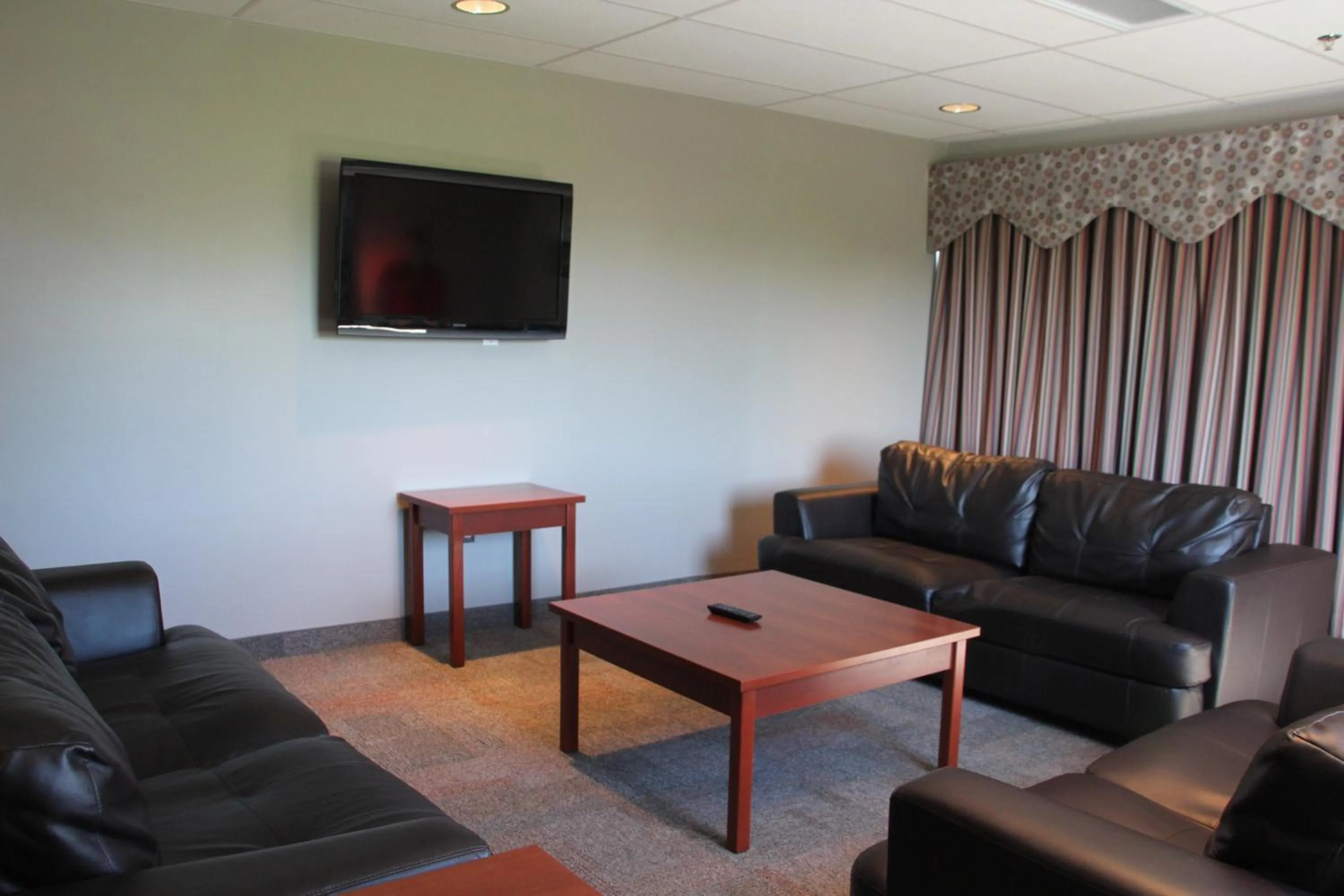 Communal lounge/ TV room in Glendenning Hall at Holland College