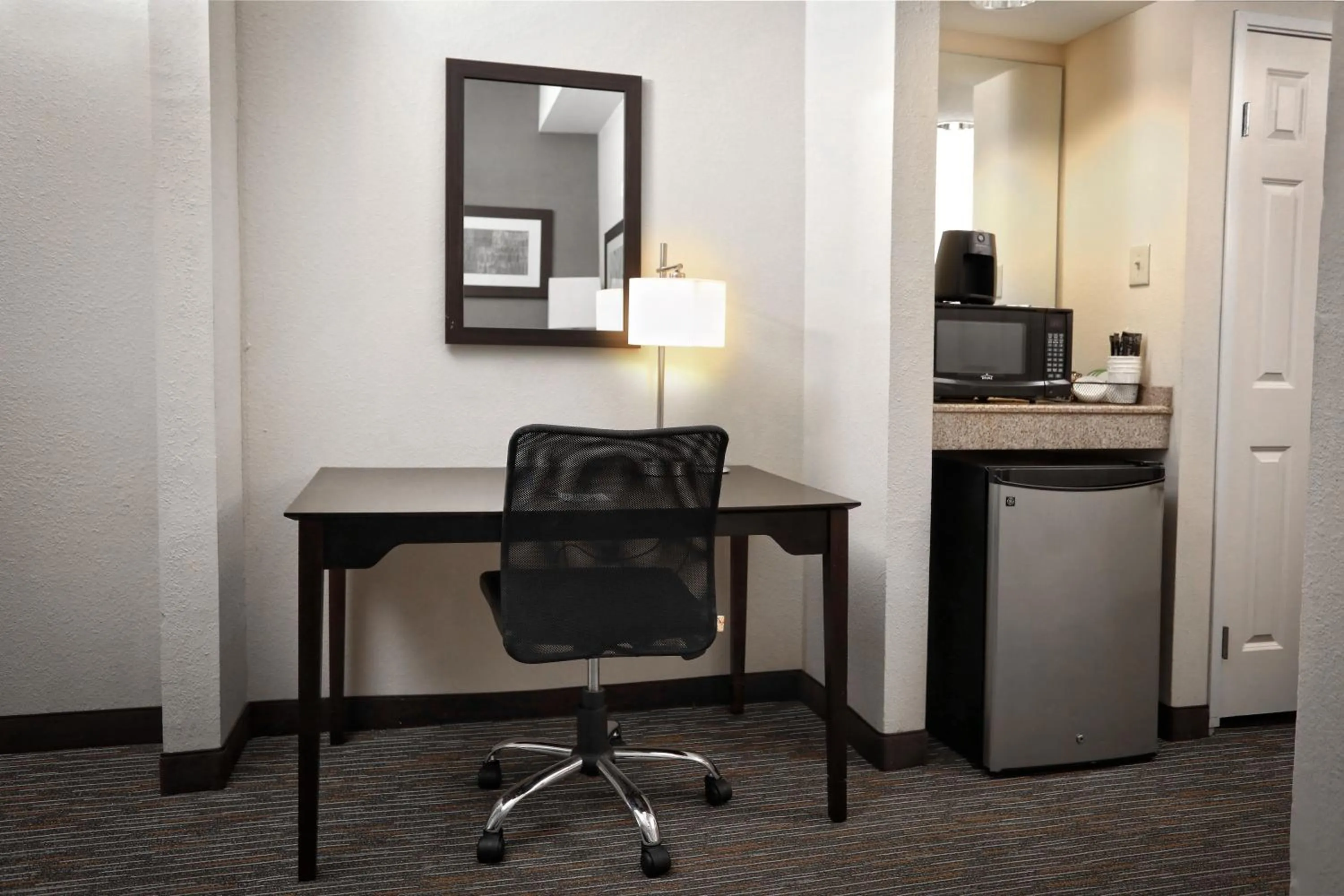 hair dresser in Wingate by Wyndham Savannah Pooler