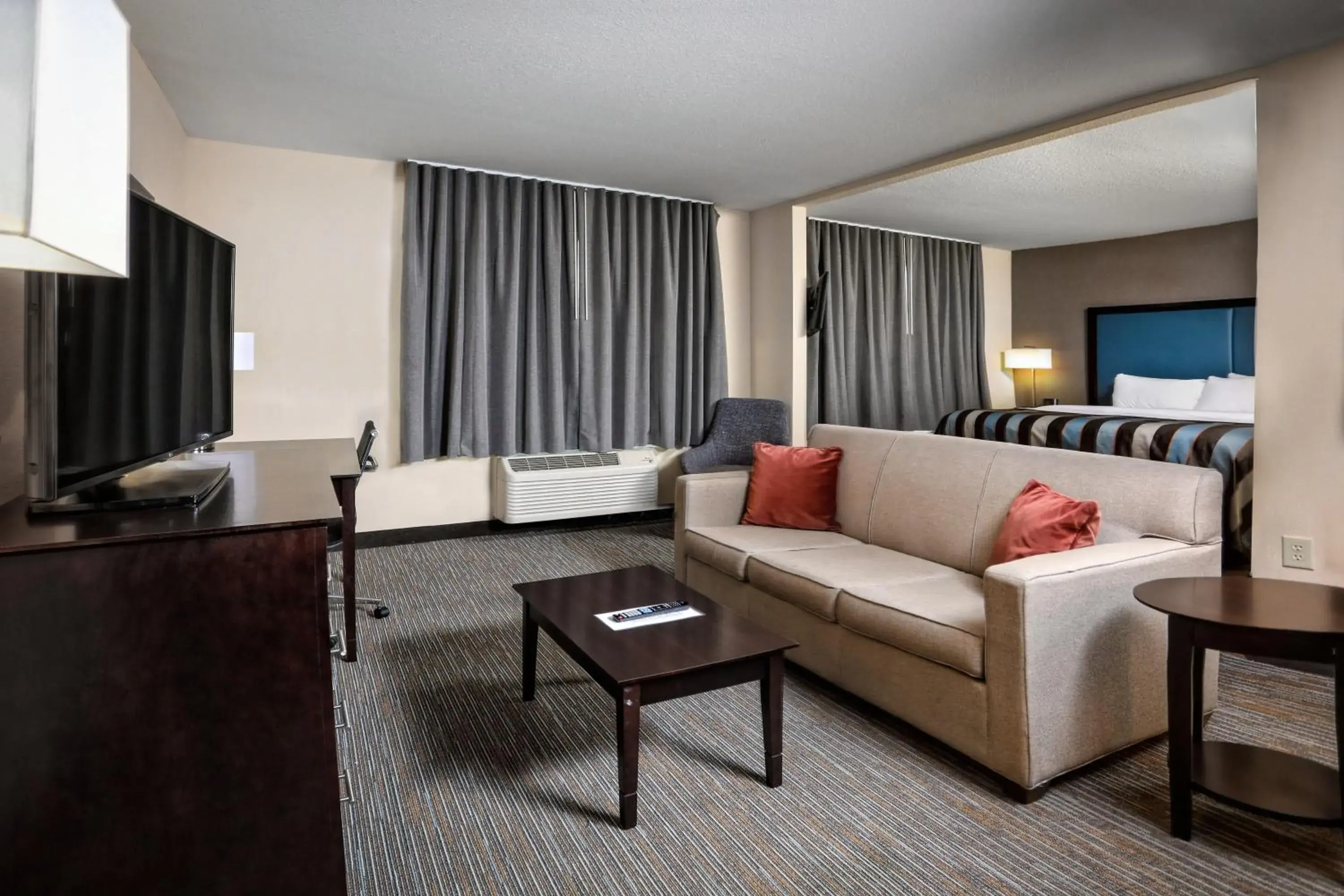 Living room in Wingate by Wyndham Savannah Pooler Living room in Wingate by Wyndham Savannah Pooler