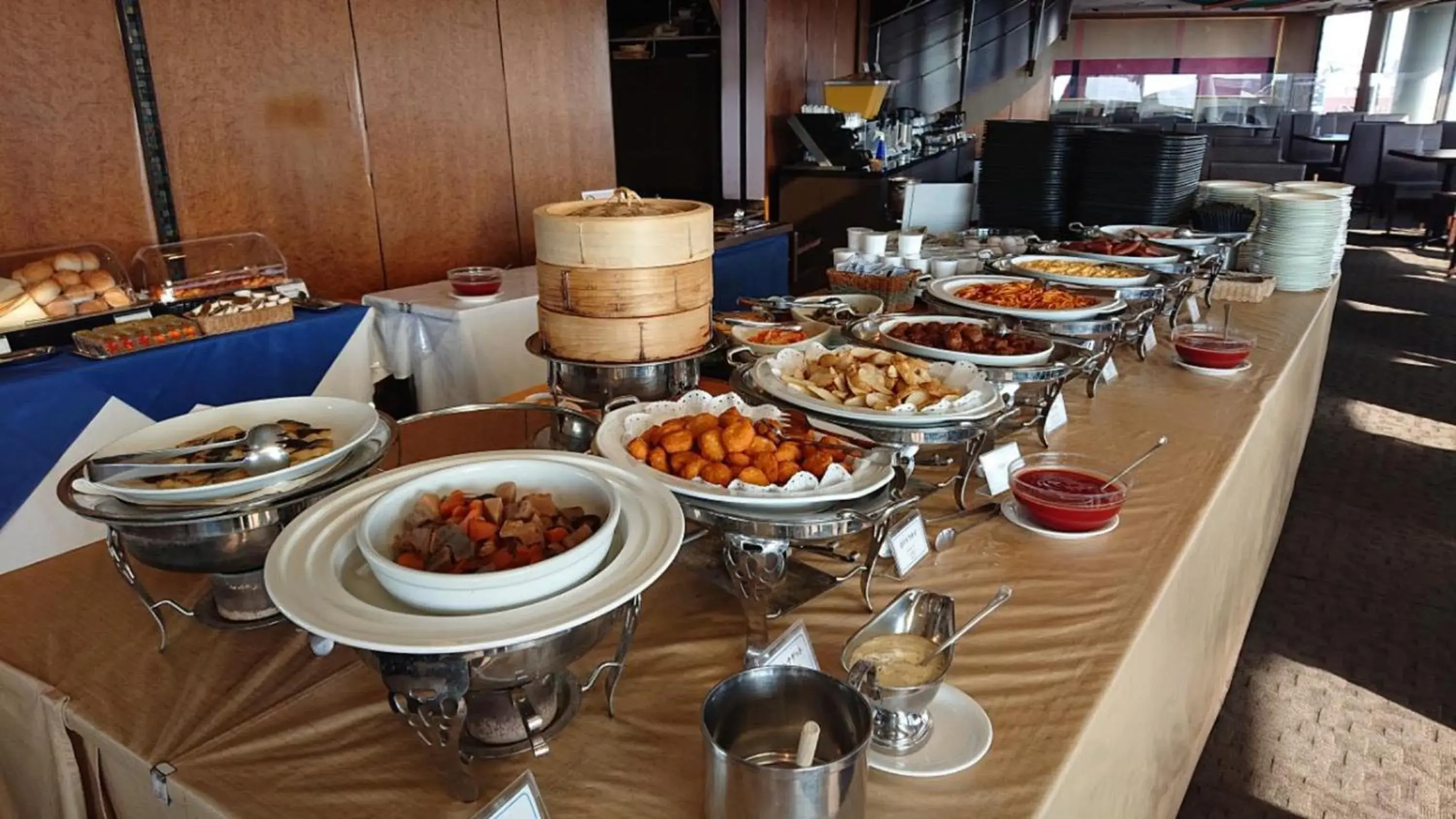 Breakfast in Breezbay Hotel Resort and Spa Breakfast in Breezbay Hotel Resort and Spa