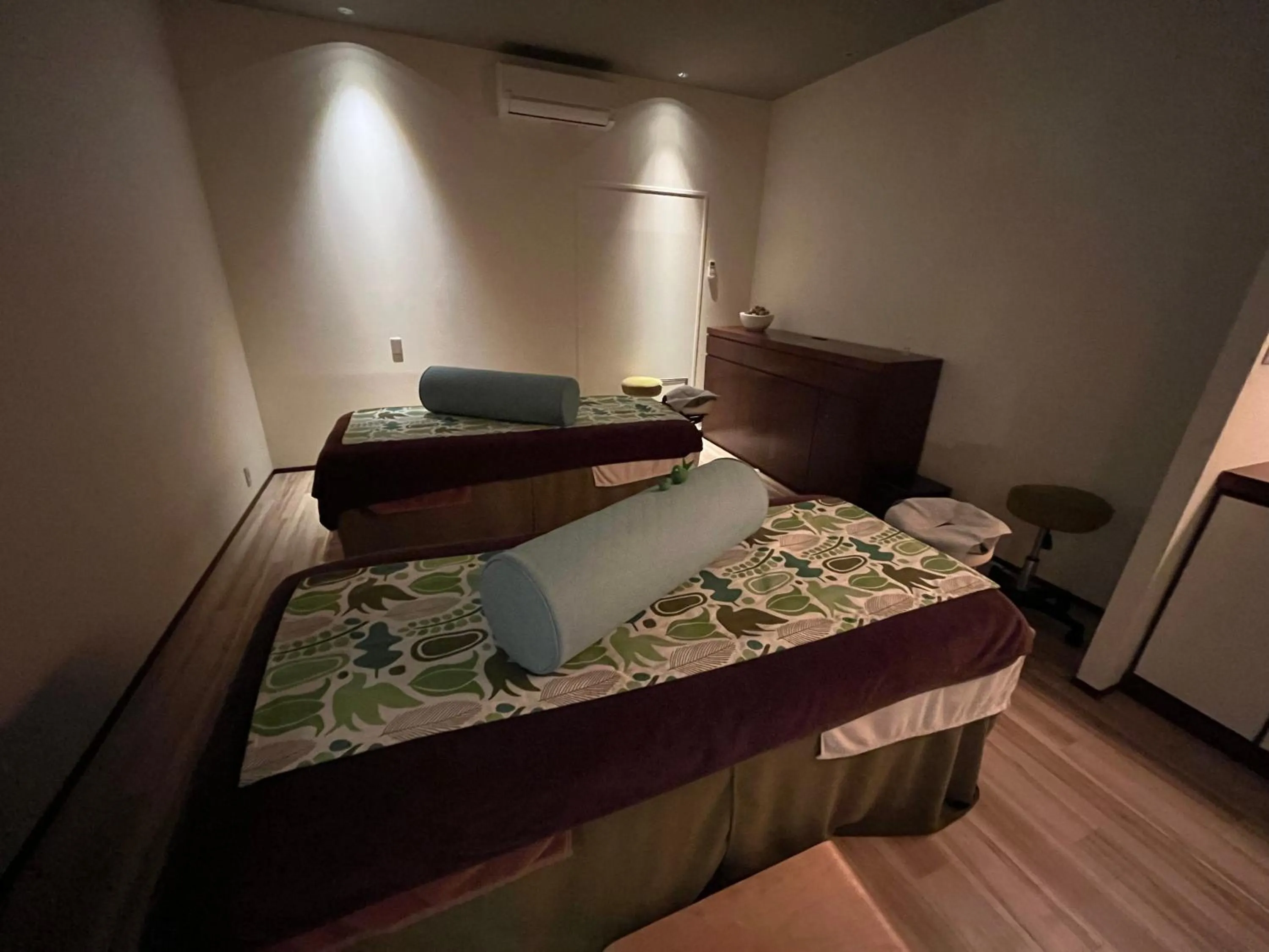 Massage, Bed in Spa and Esthetique Suichokan-Female&Adult Only