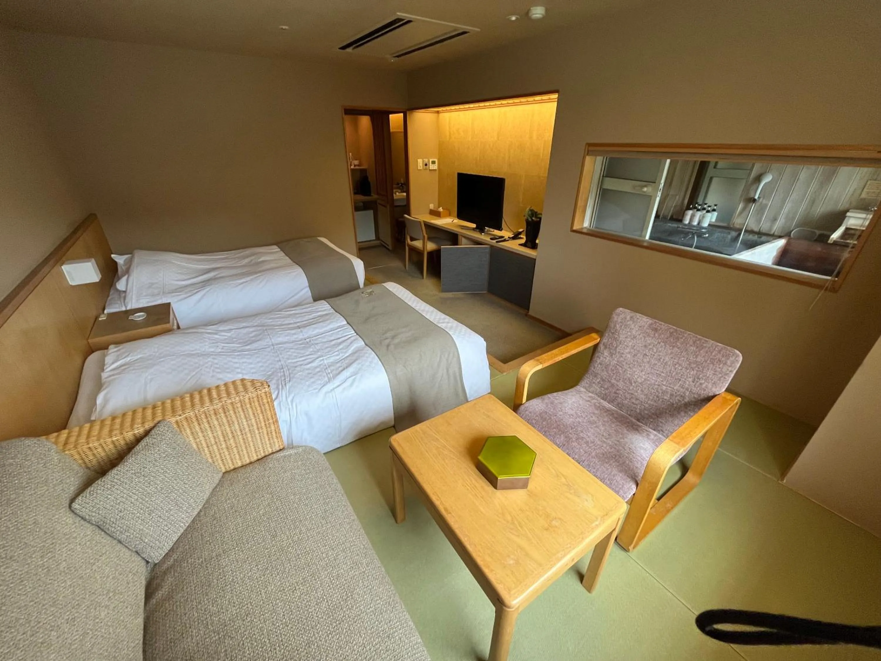 Bedroom, Bed in Jozankei Daiichi Hotel Suizantei