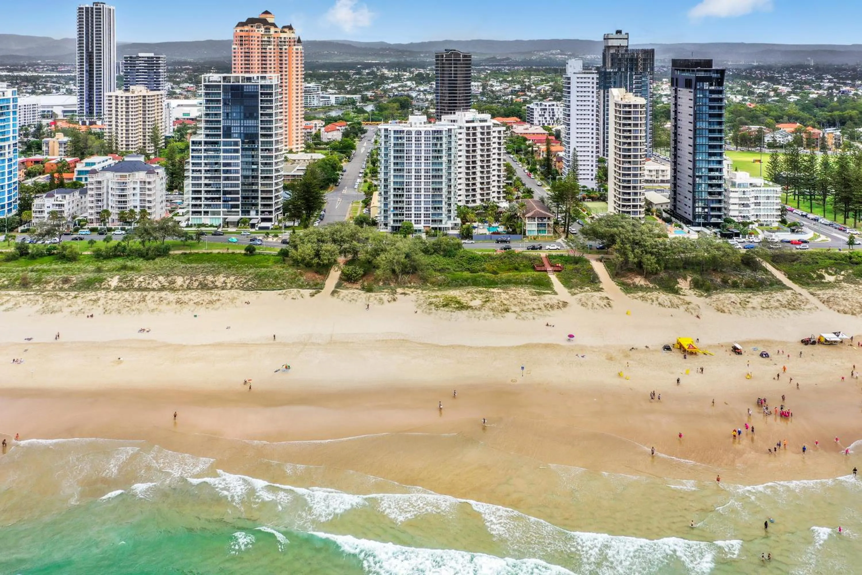Property building in Boulevard Towers on Broadbeach