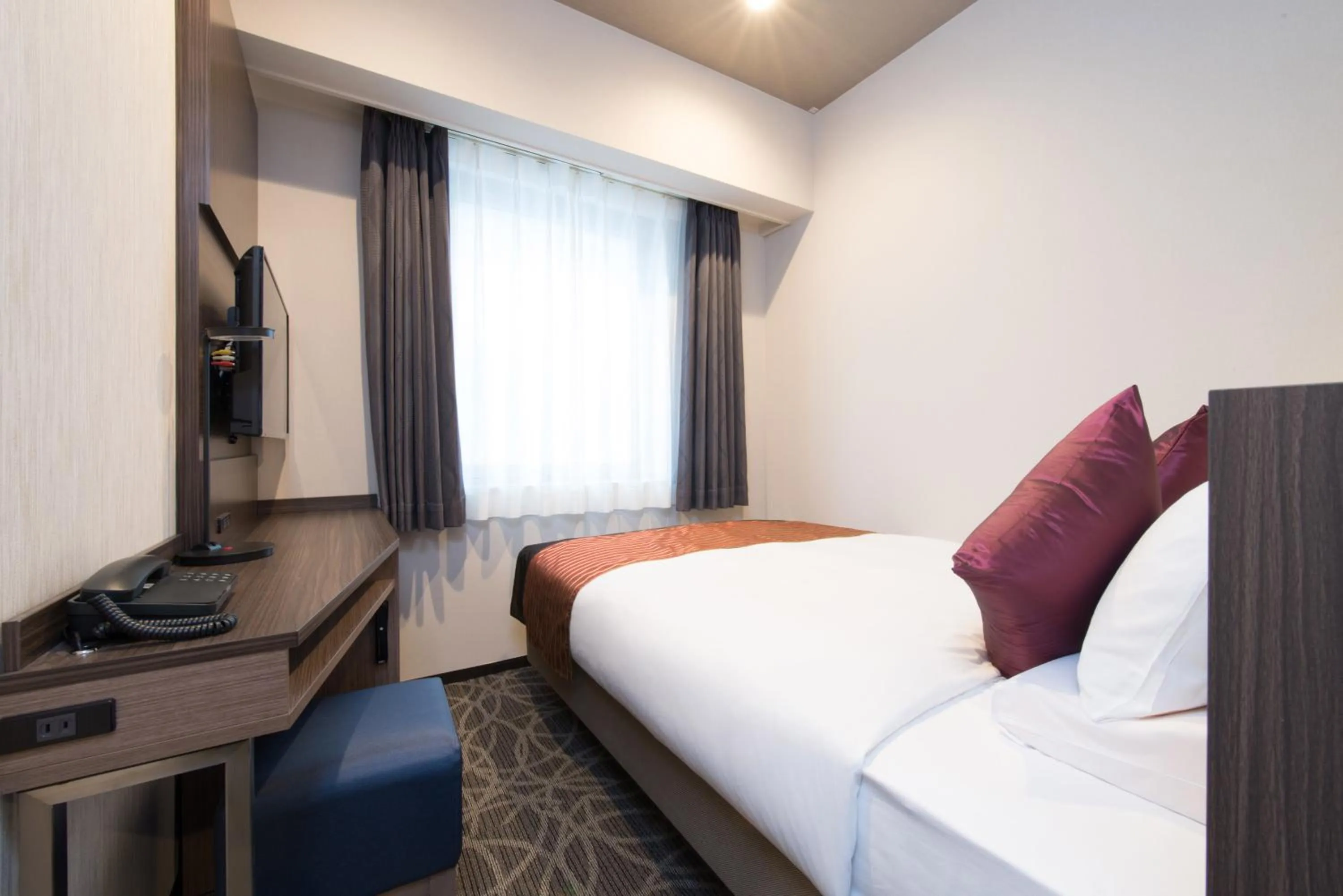 Photo of the whole room, Bed in HOTEL MYSTAYS Ueno East