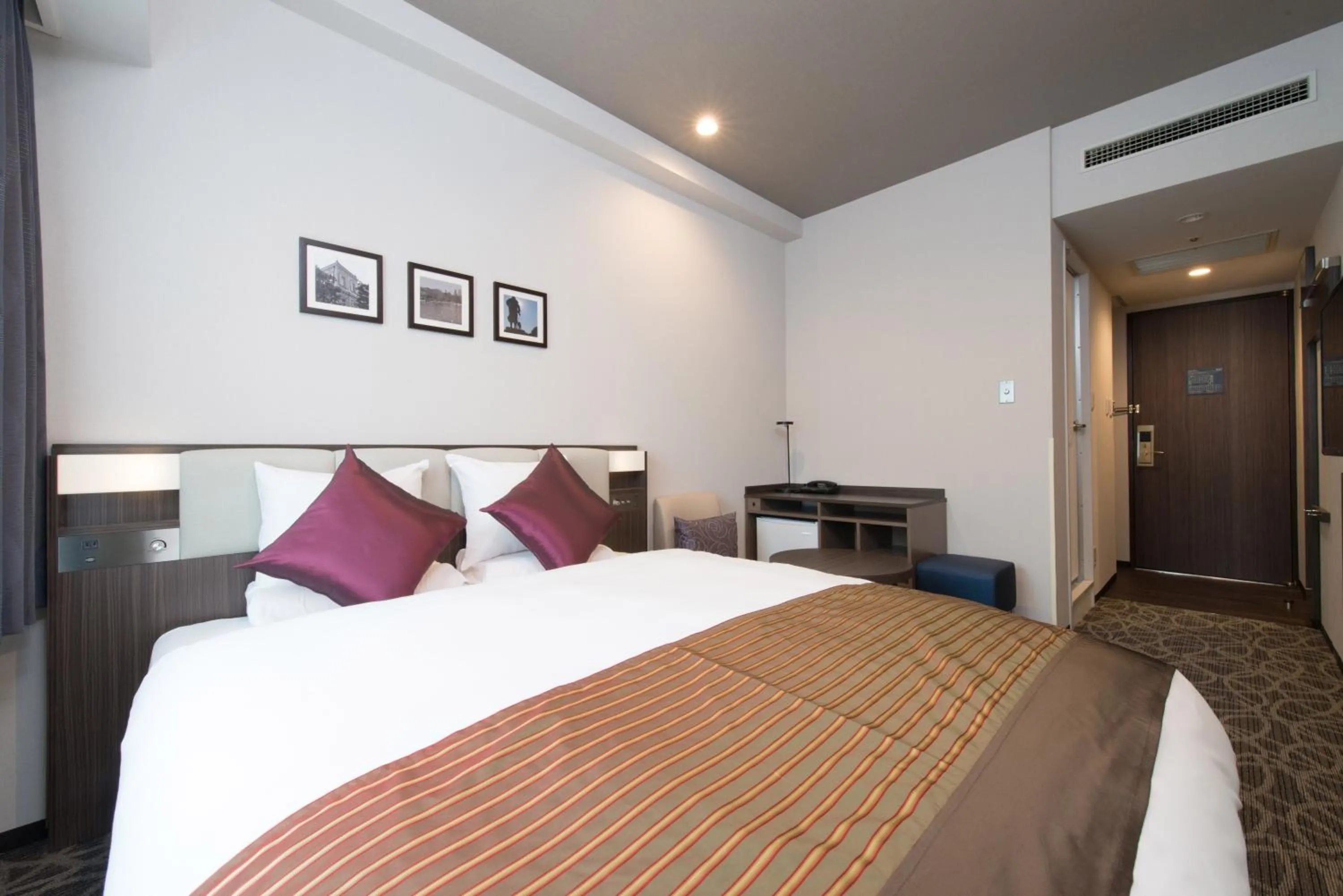 Photo of the whole room, Bed in HOTEL MYSTAYS Ueno East