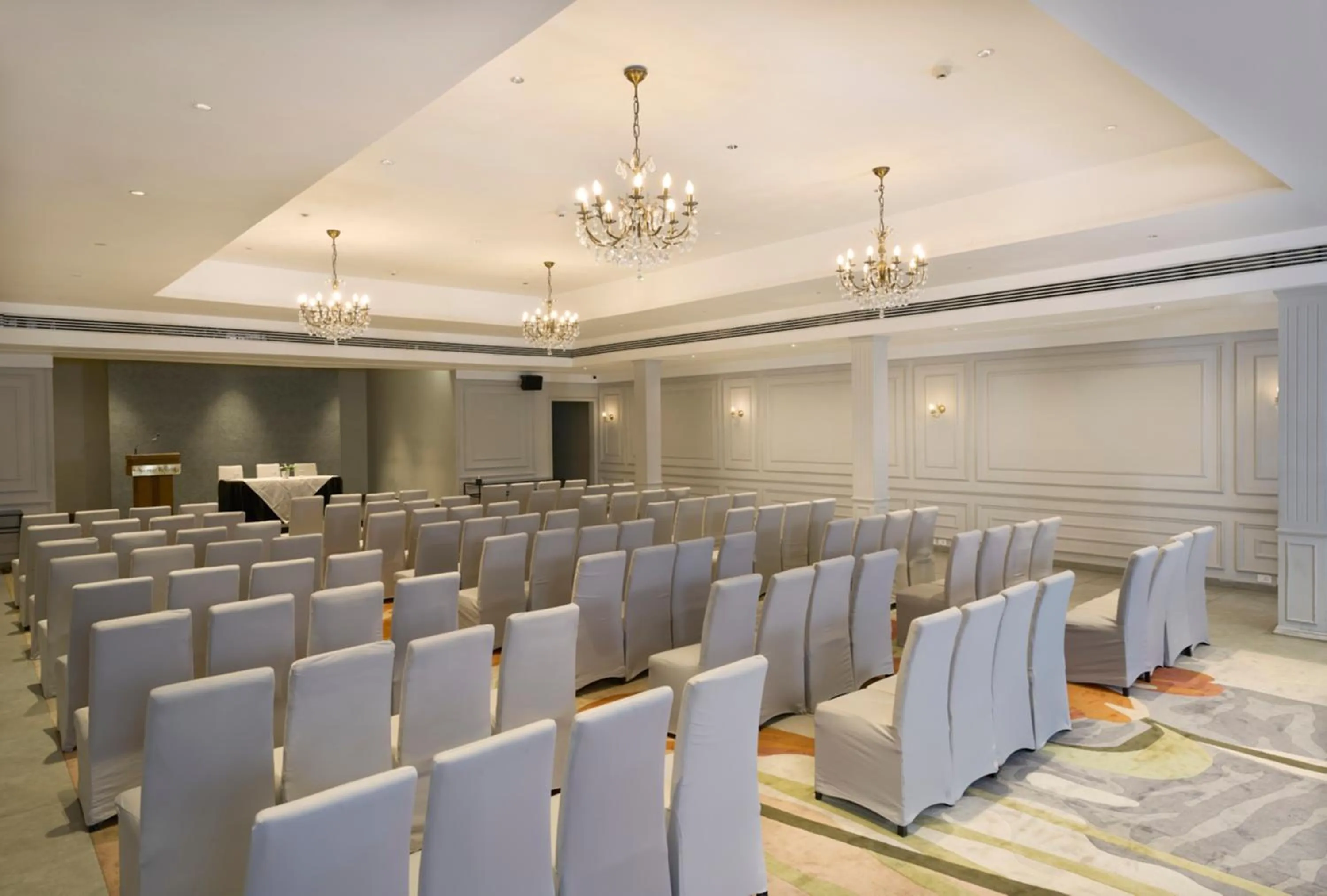 Meeting/conference room in The Avenue Regent