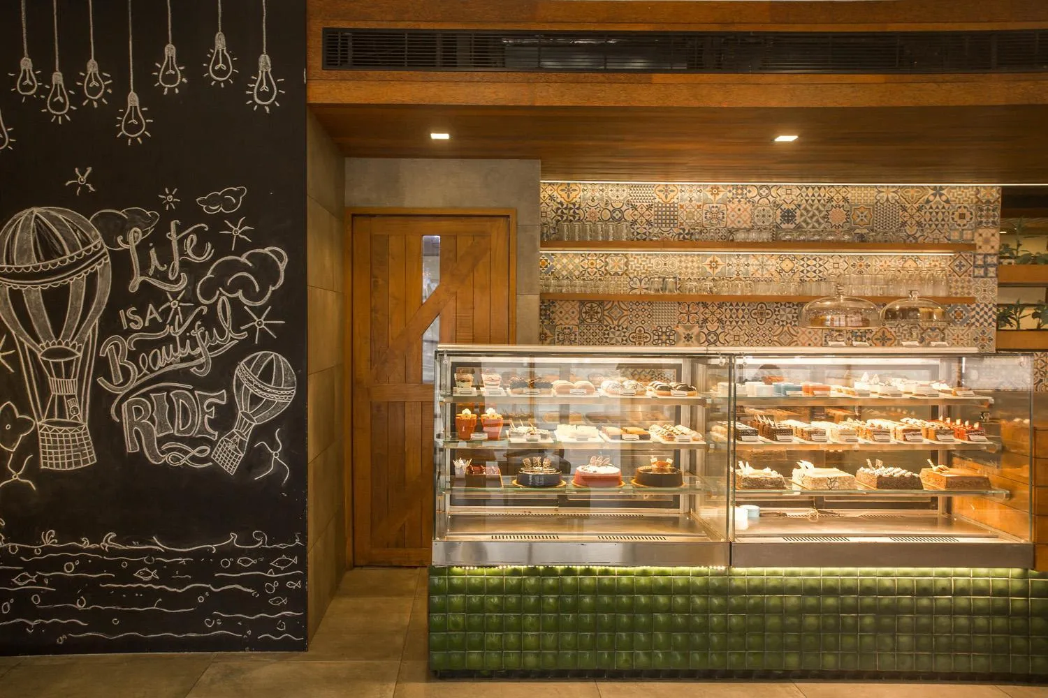 Food and drinks in The Avenue Regent