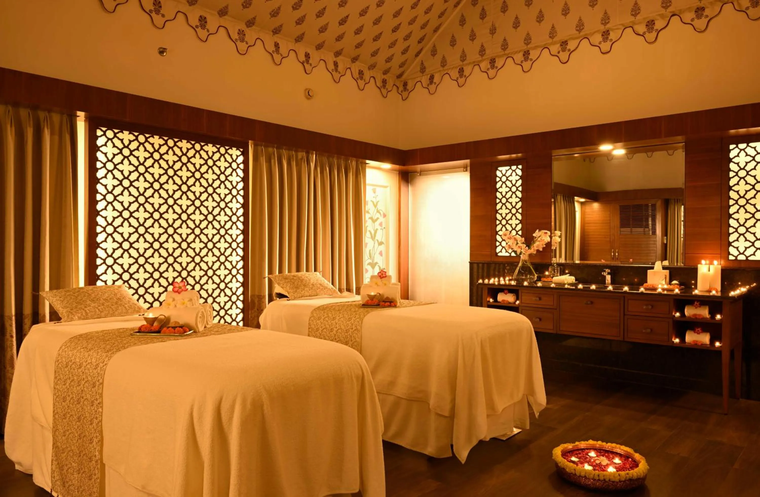 Spa and wellness centre/facilities, Bed in Taj Nadesar Palace