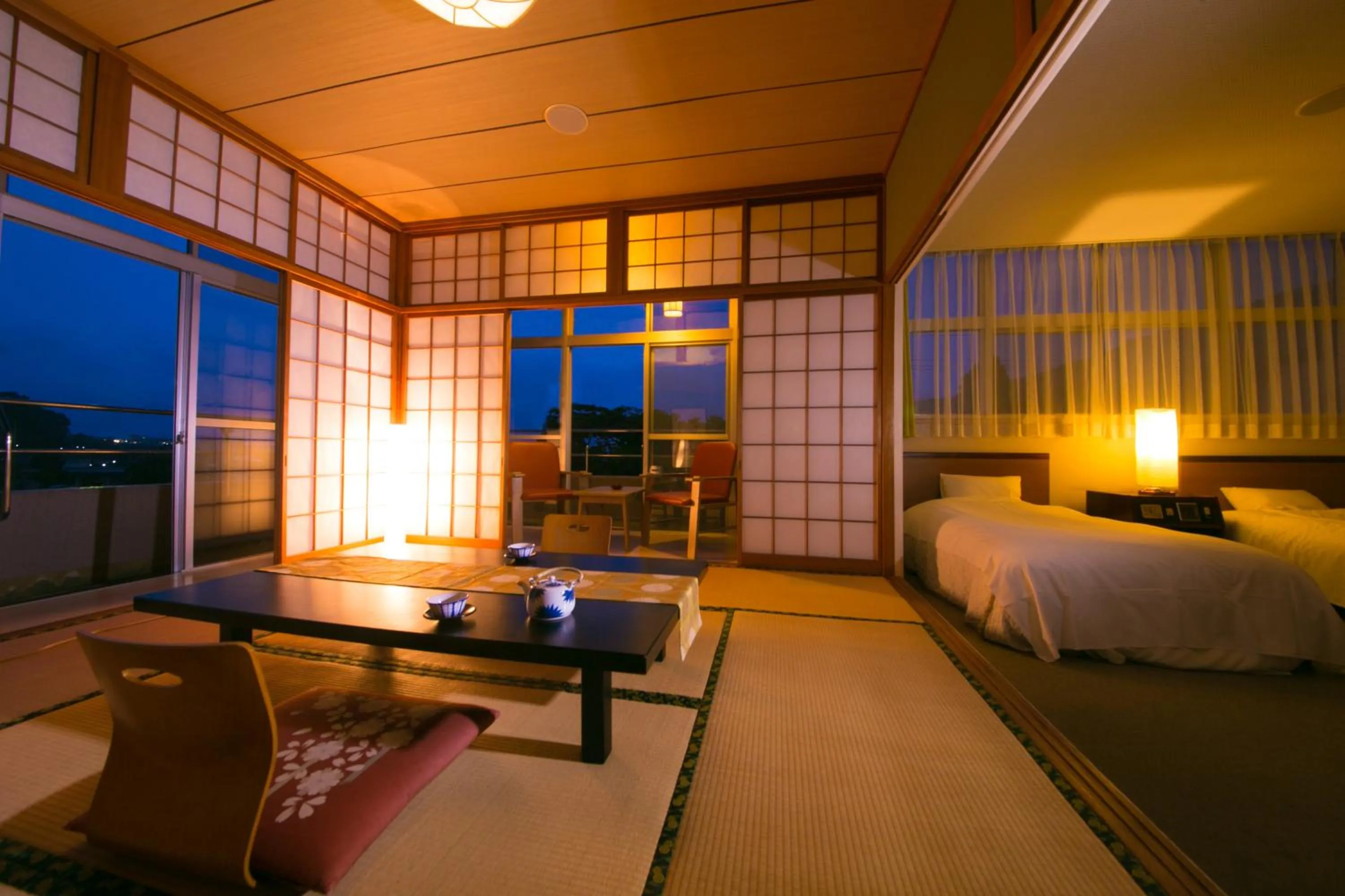 Photo of the whole room, Bed in Tashiro Annex