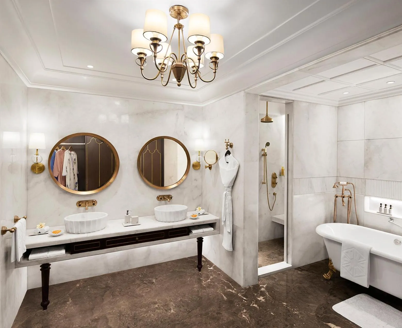 Shower in Sawai Man Mahal