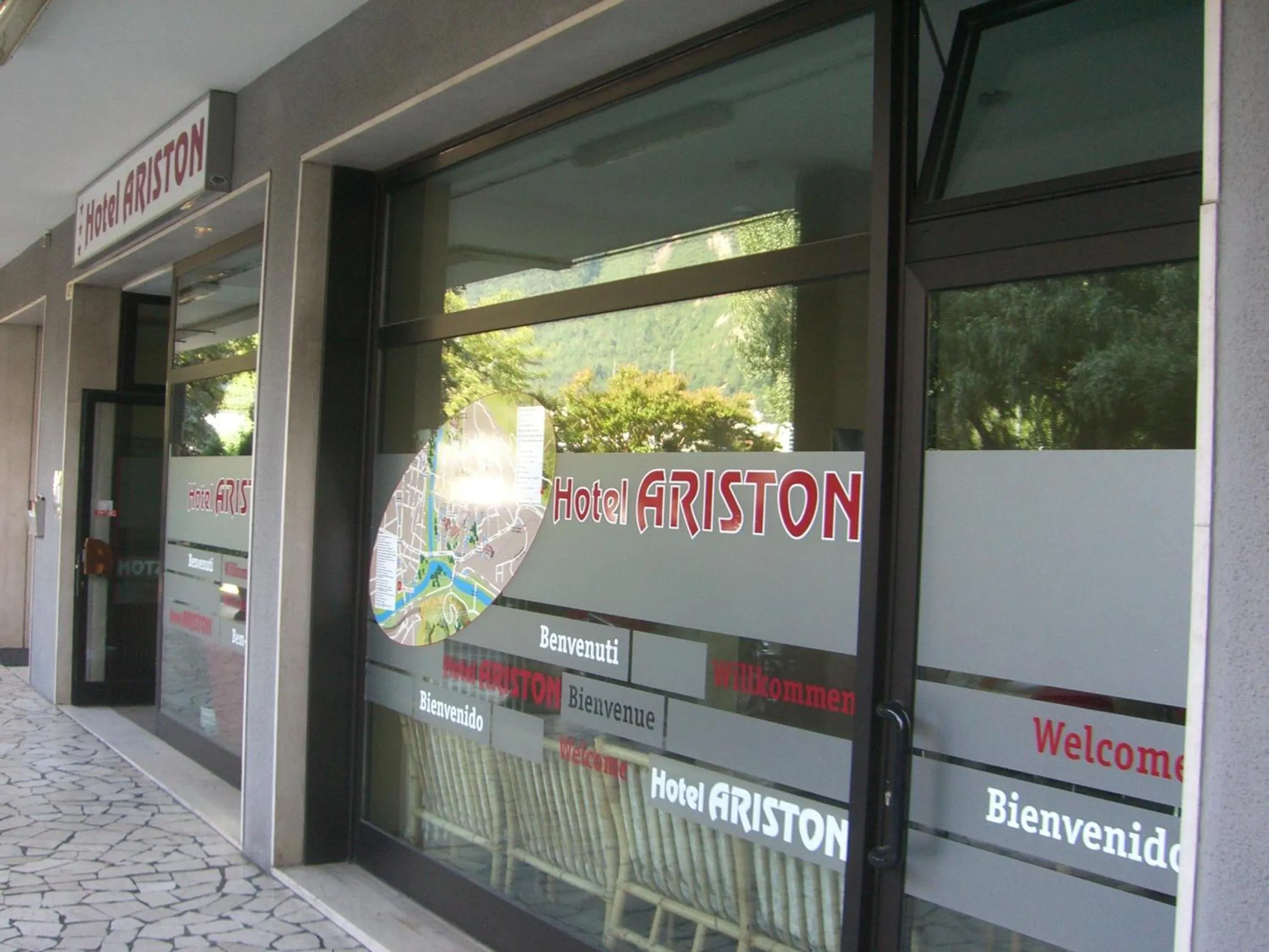 Facade/entrance in Hotel Ariston