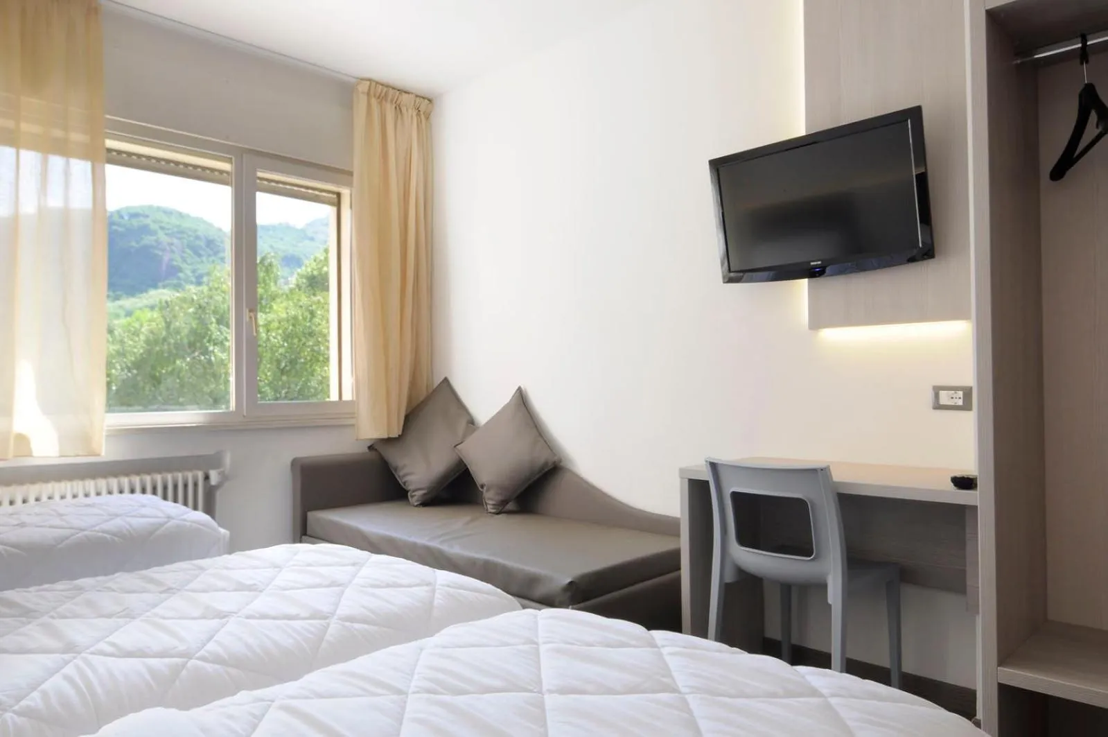 Day, Bed in Hotel Ariston