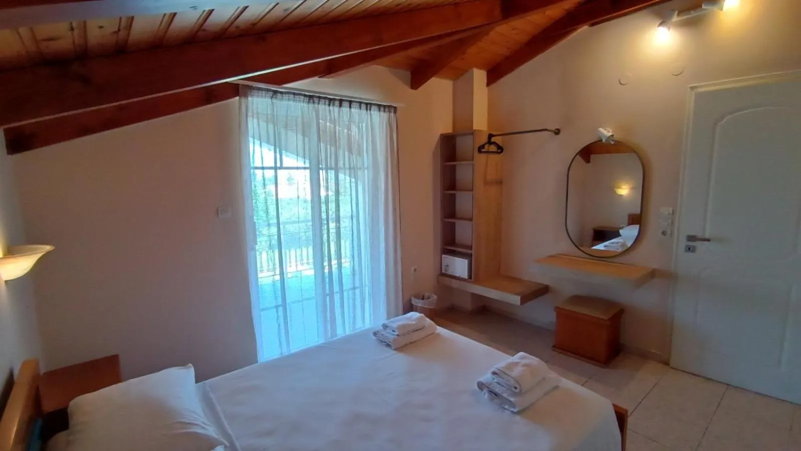 Bed in Sunflower Apartments & Studios