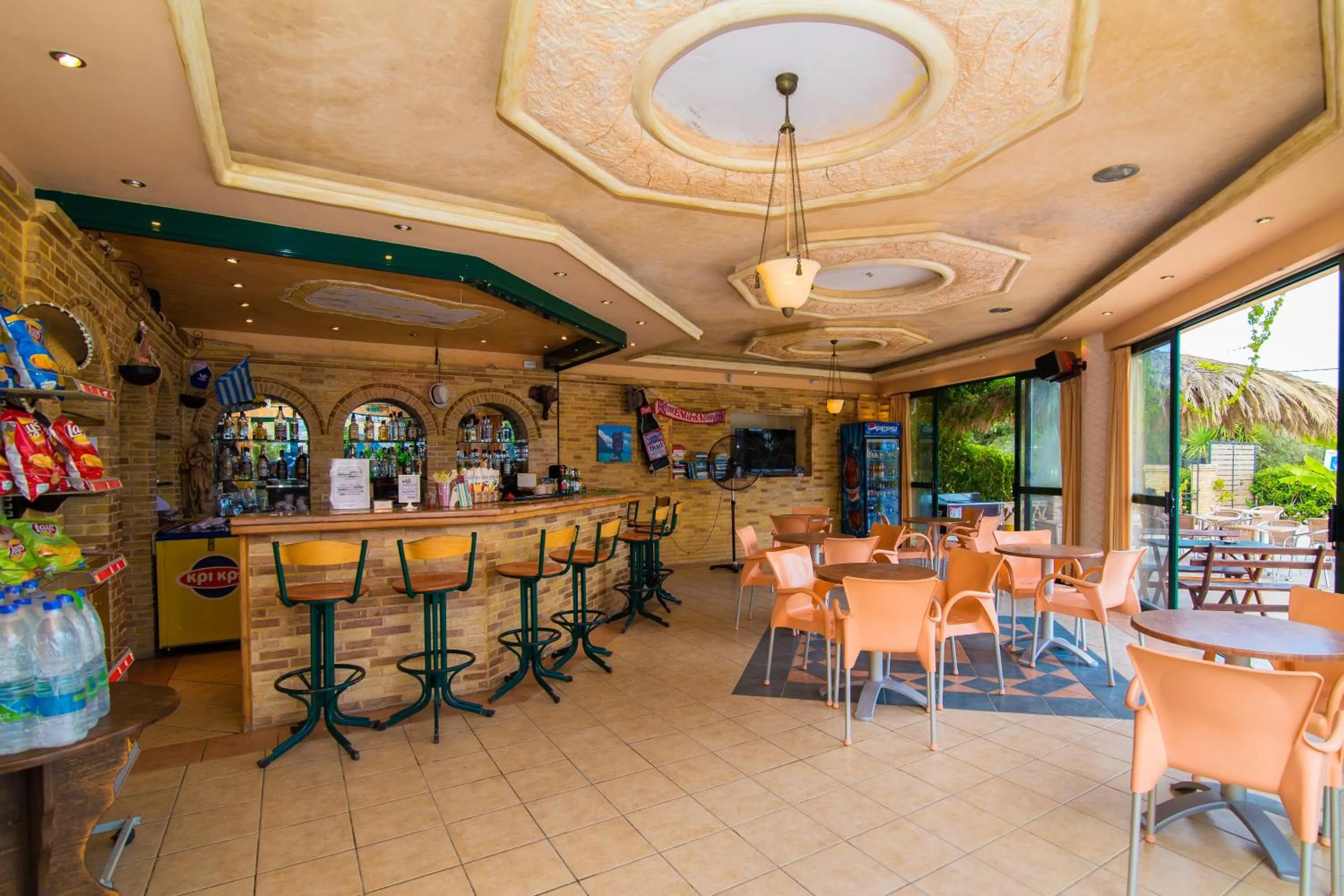 Restaurant/places to eat in Sunflower Apartments & Studios