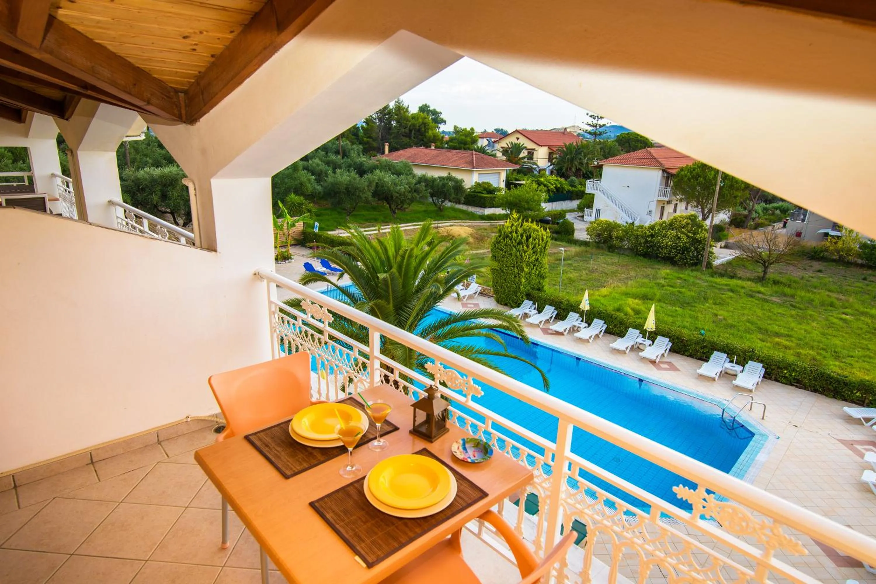 Restaurant/places to eat in Sunflower Apartments & Studios