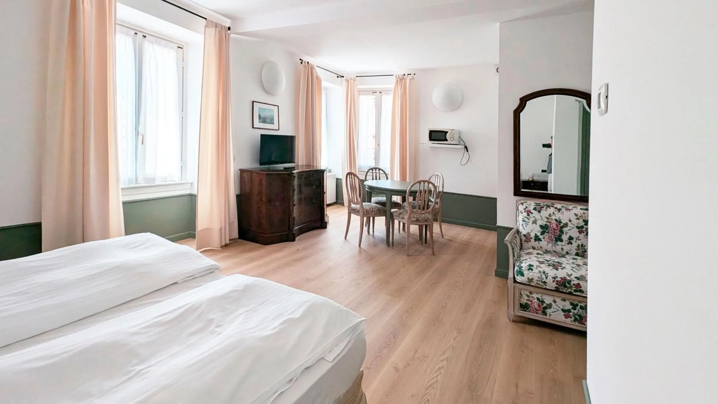 Photo of the whole room, Bed in Residence la Limonera