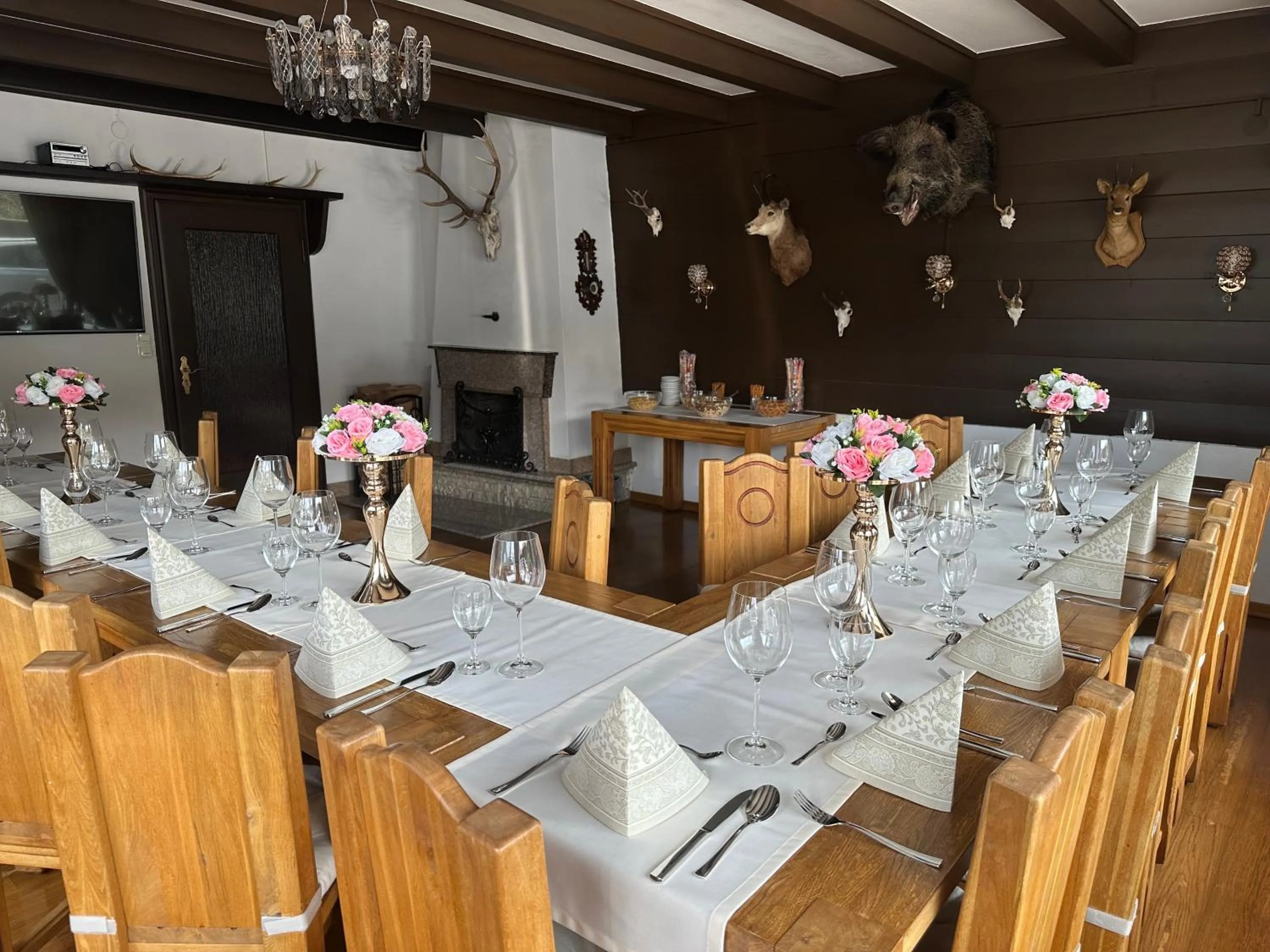 Restaurant/places to eat in Hotel Gundl Alm