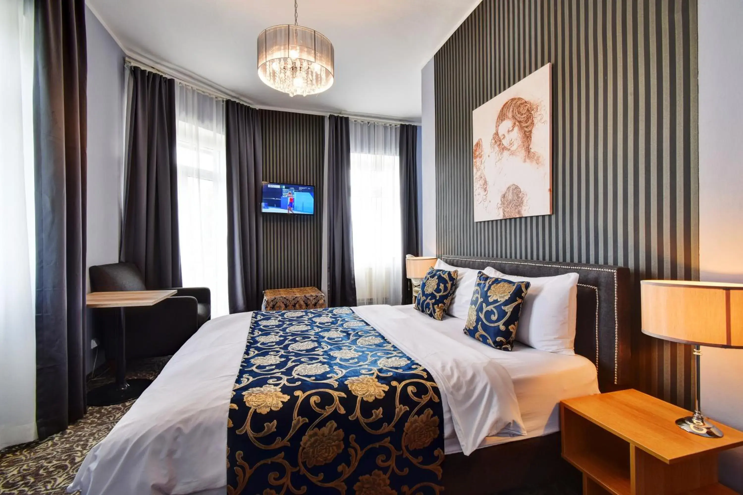 TV and multimedia, Bed in Hotel DaVinci TV and multimedia, Bed in Hotel DaVinci