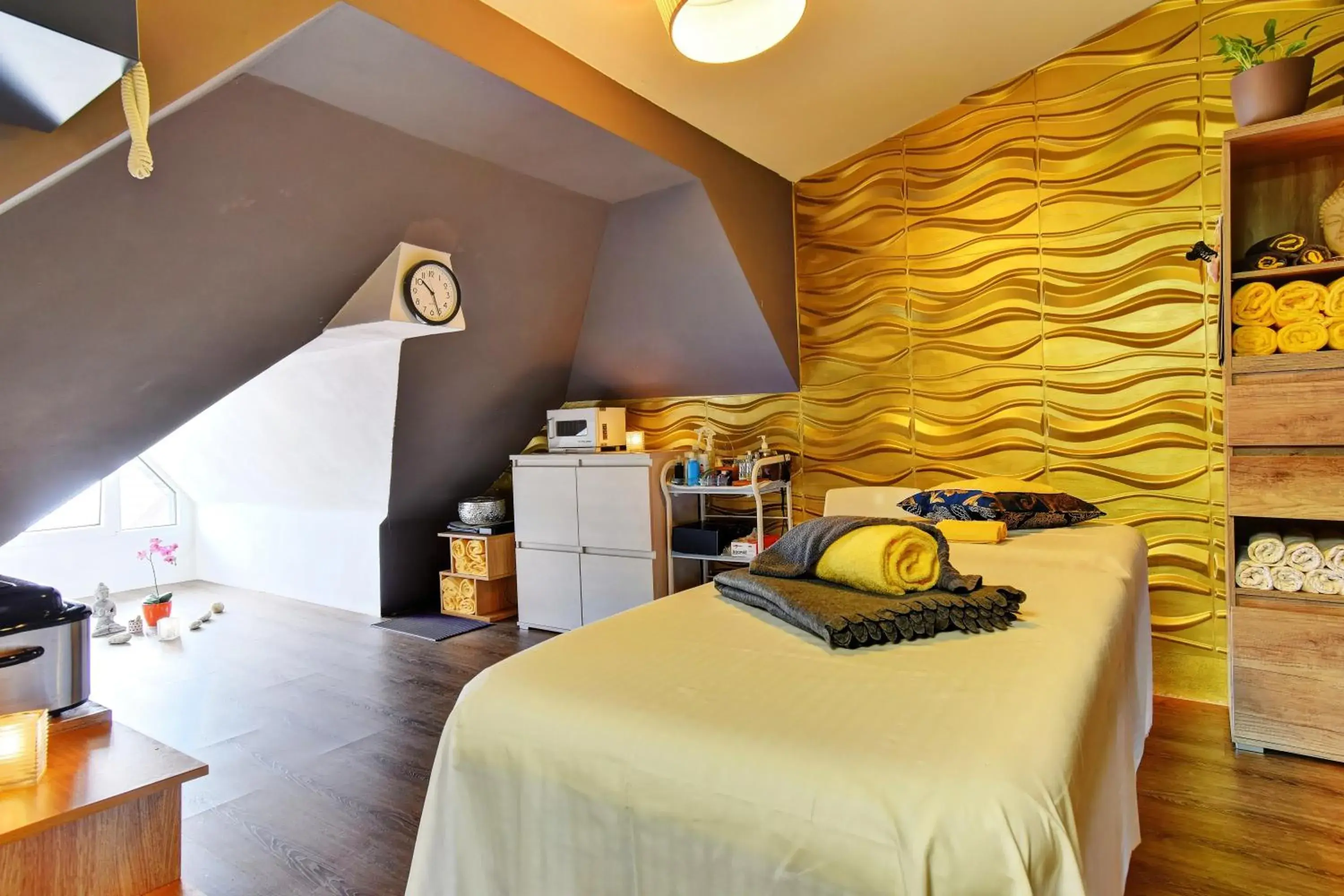 Massage, Bed in Hotel DaVinci Massage, Bed in Hotel DaVinci