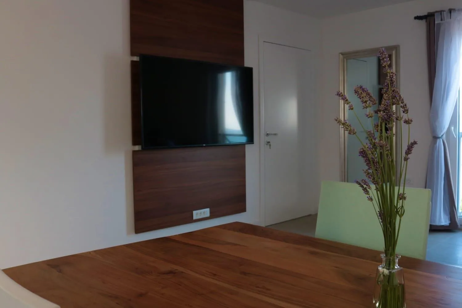 TV and multimedia in Apartments Gina