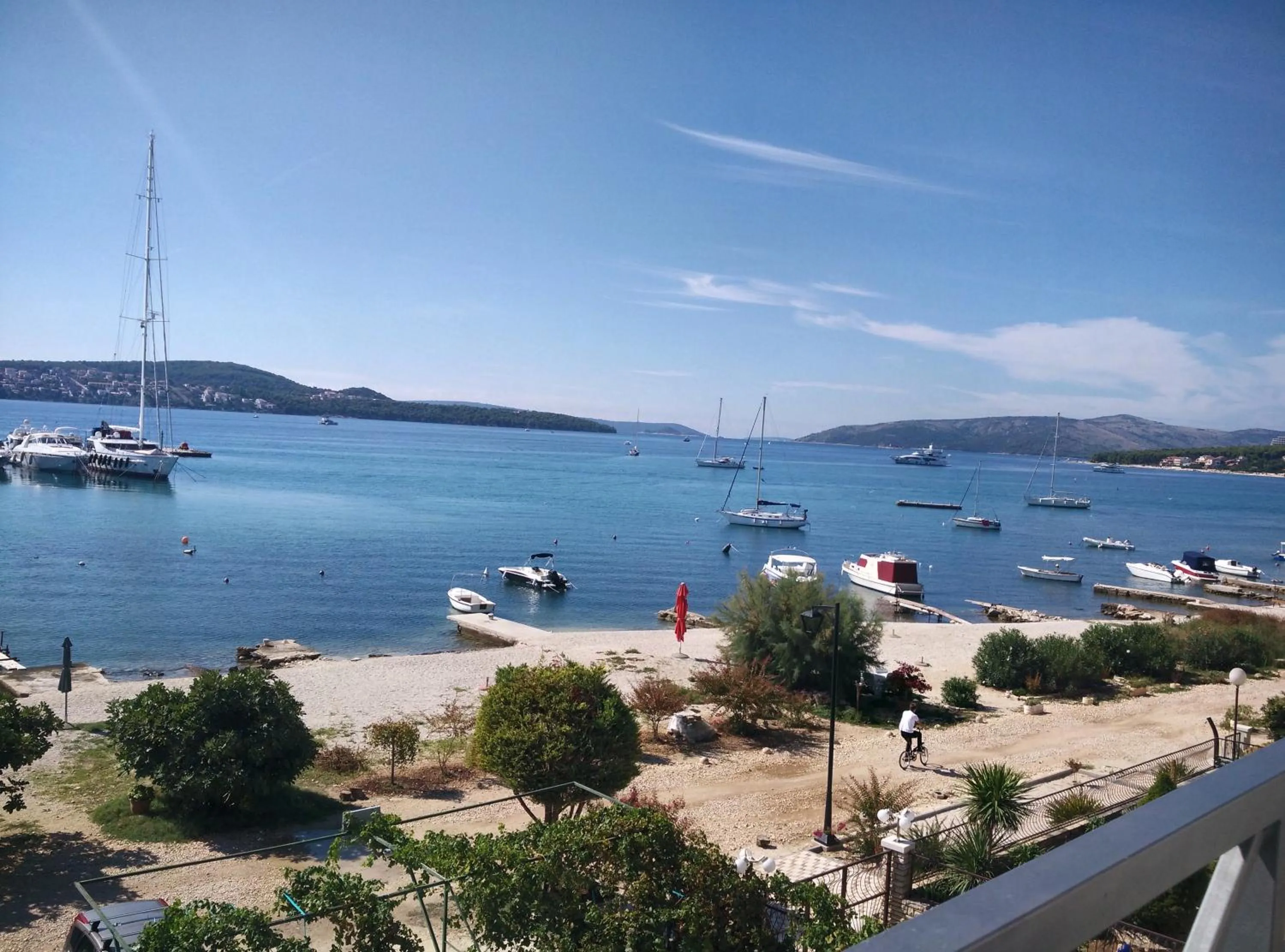 Sea view in Apartments Gina