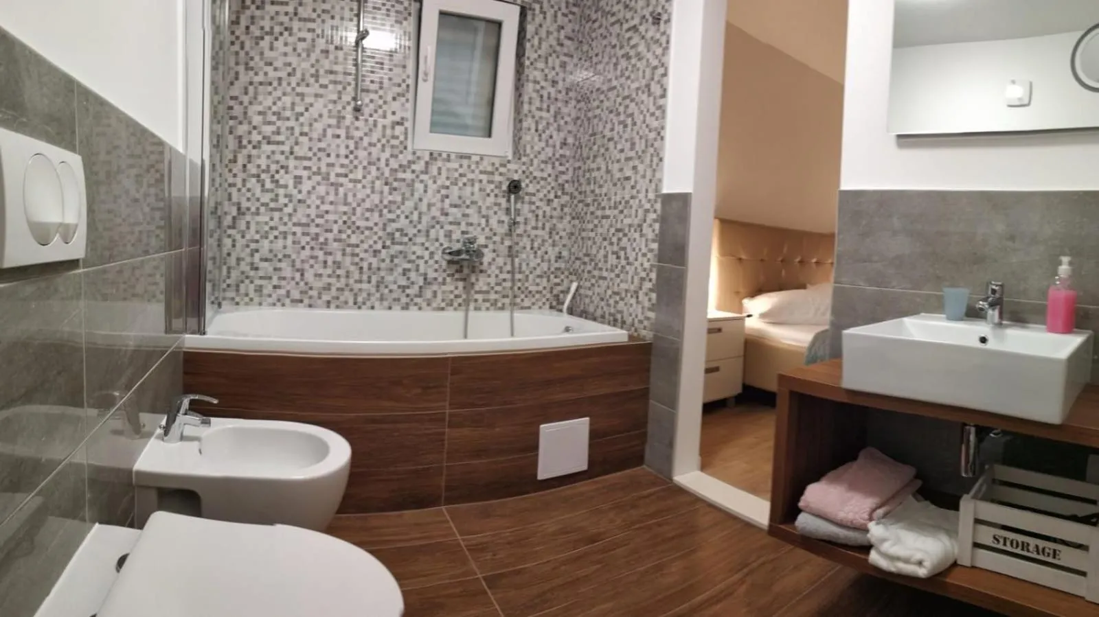 Bathroom in Apartments Gina